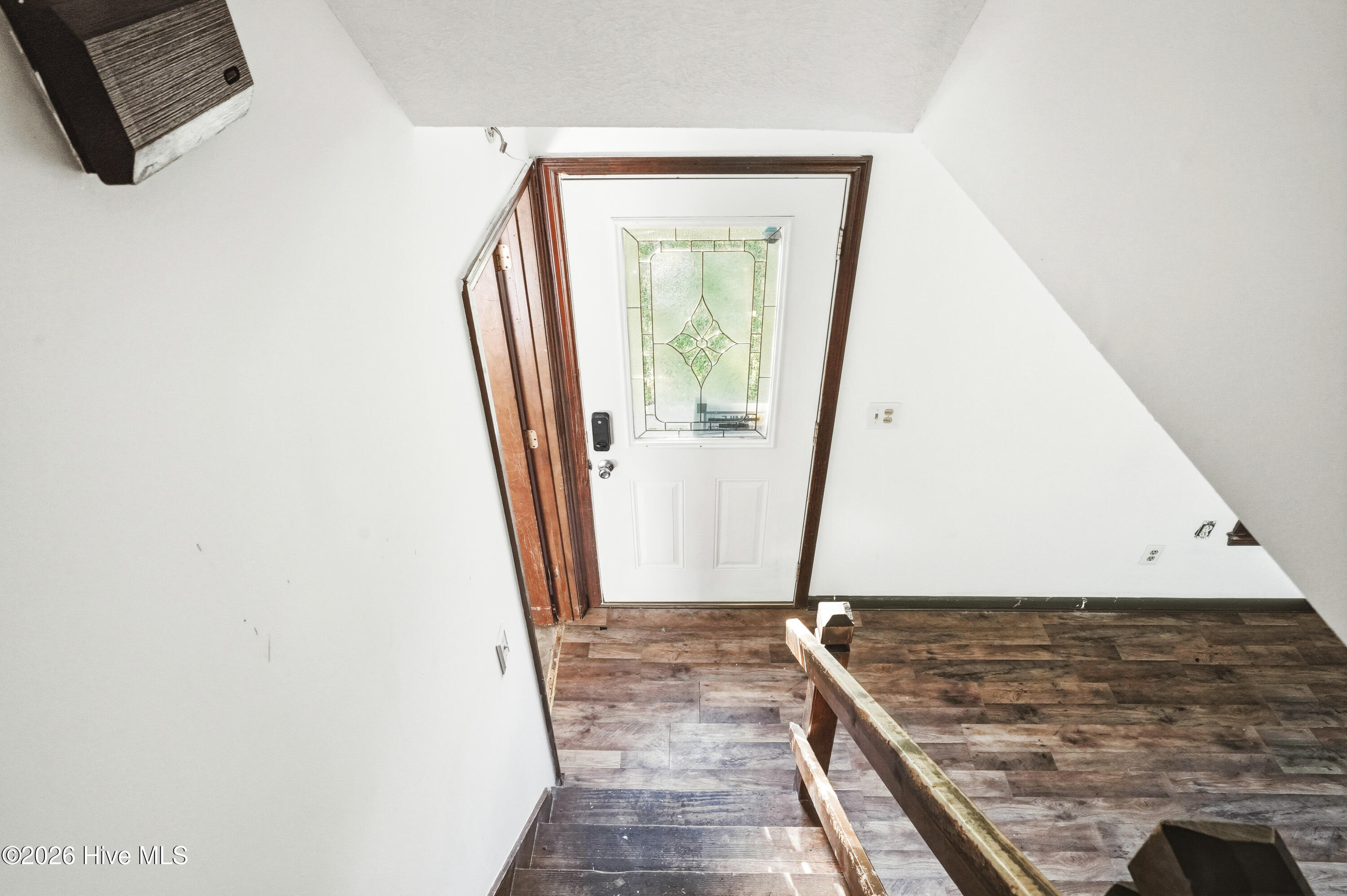 100568902 | Photo 14