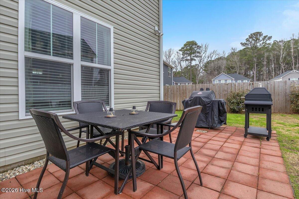 100558100 | Photo 50