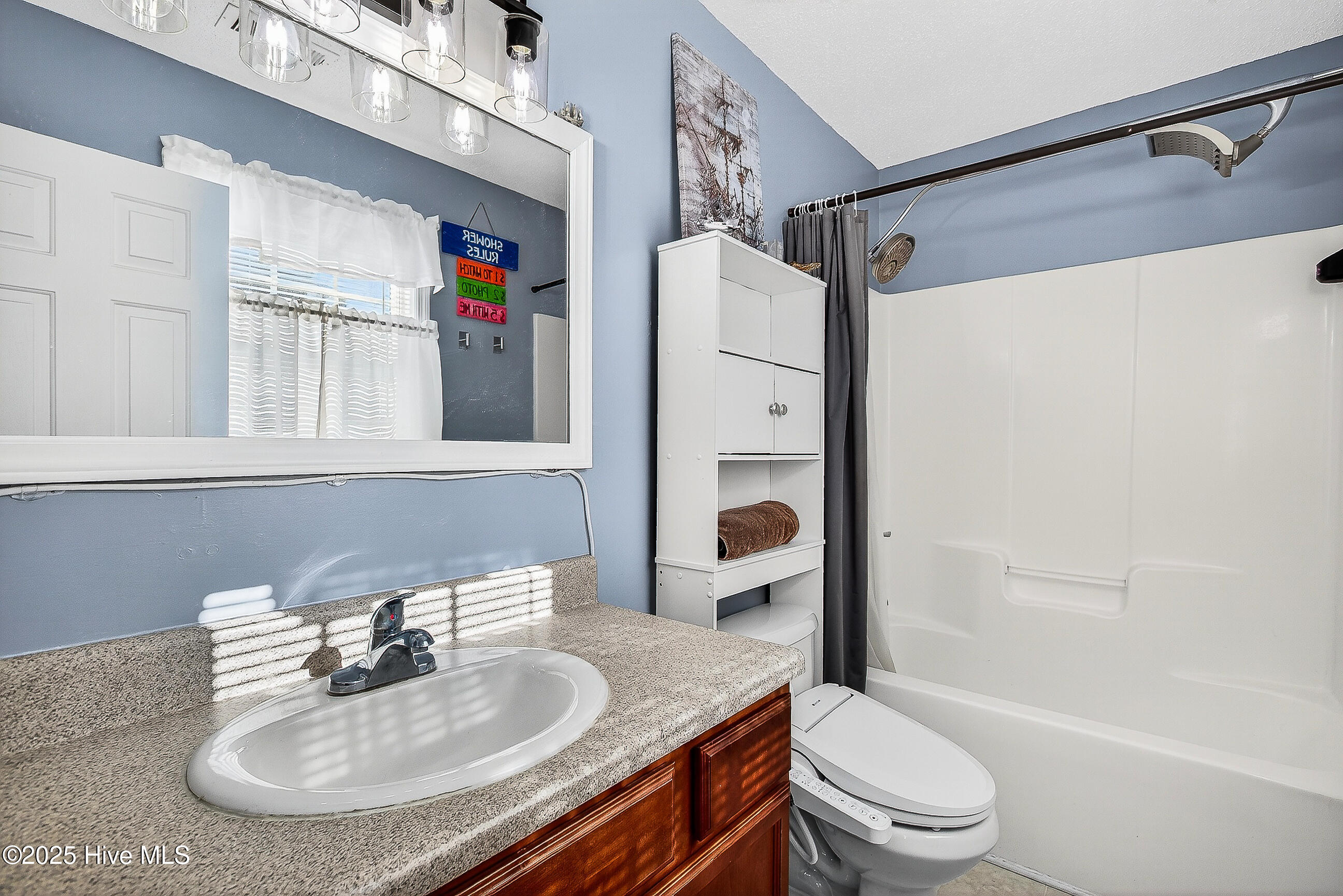 100541753 | Photo 16