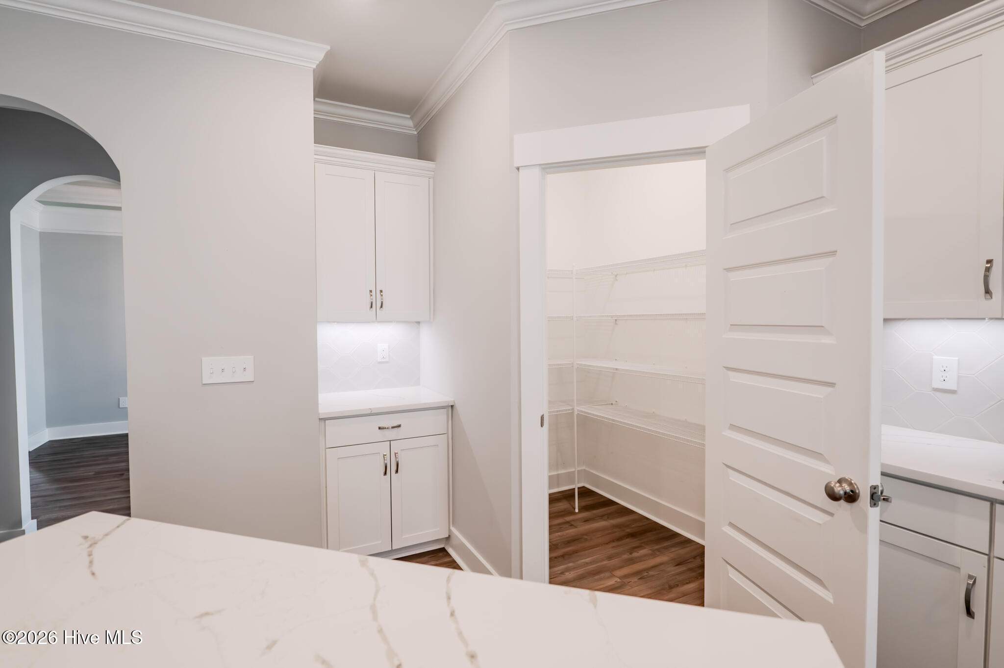 100567790 | Photo 20