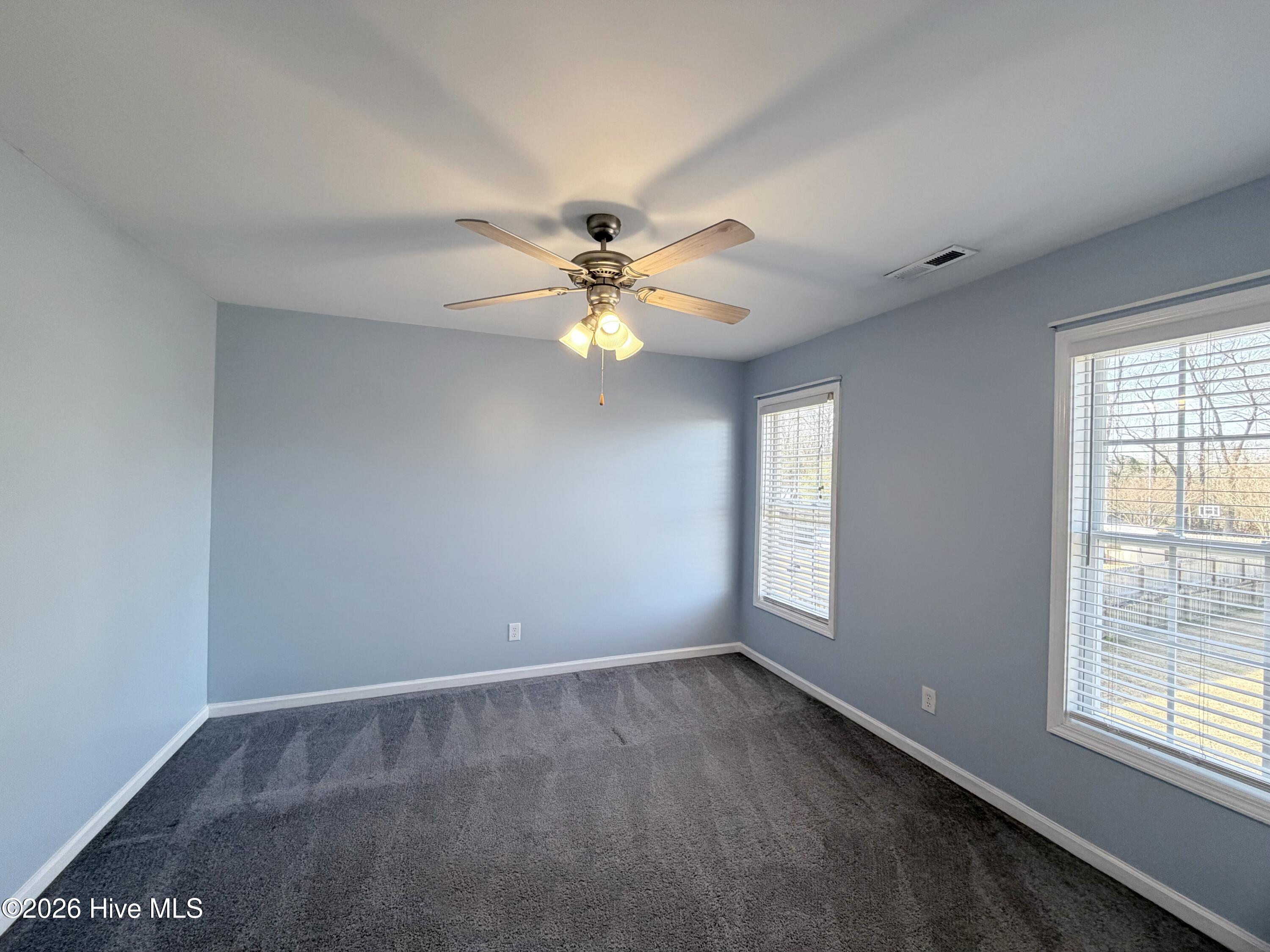 100547389 | Photo 31