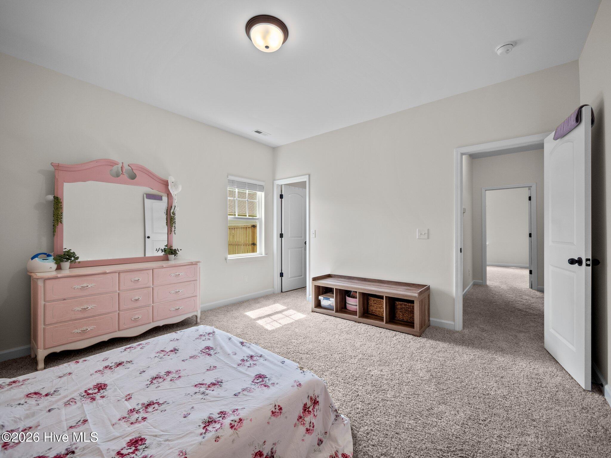 100561868 | Photo 36