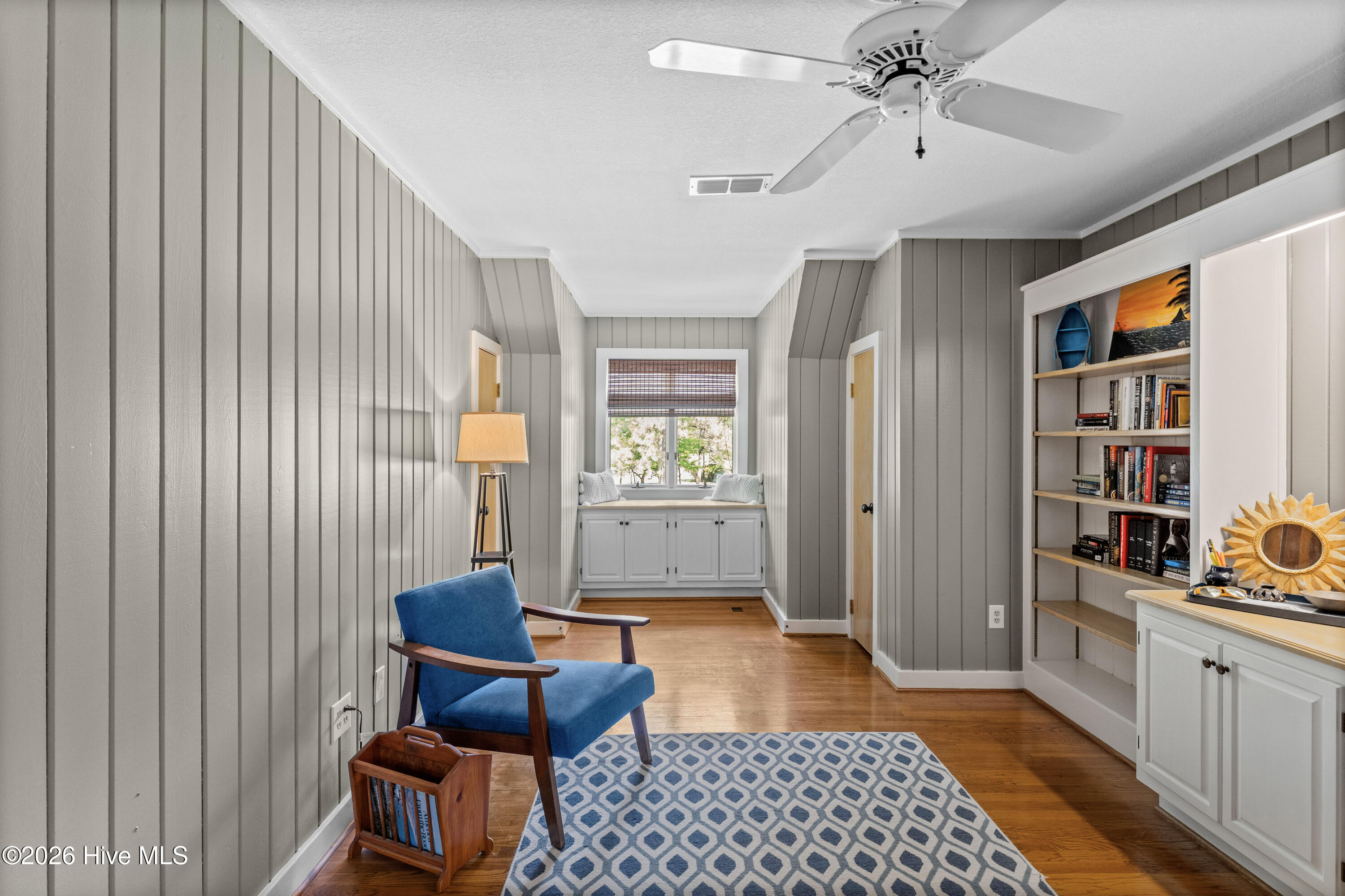 100569922 | Photo 38