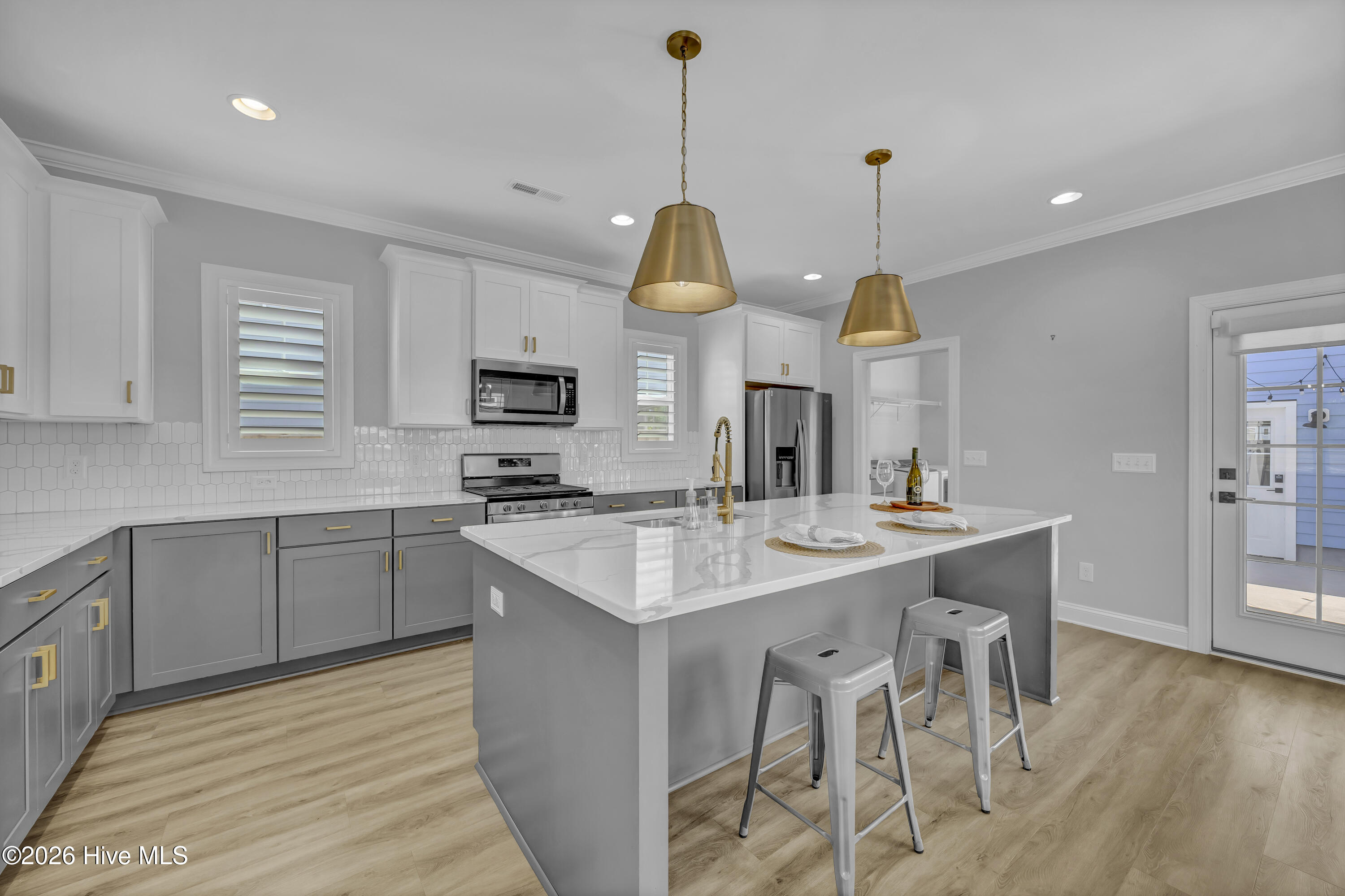 100565697 | Photo 14