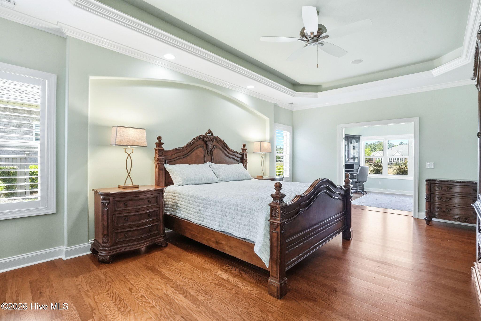 100565235 | Photo 30