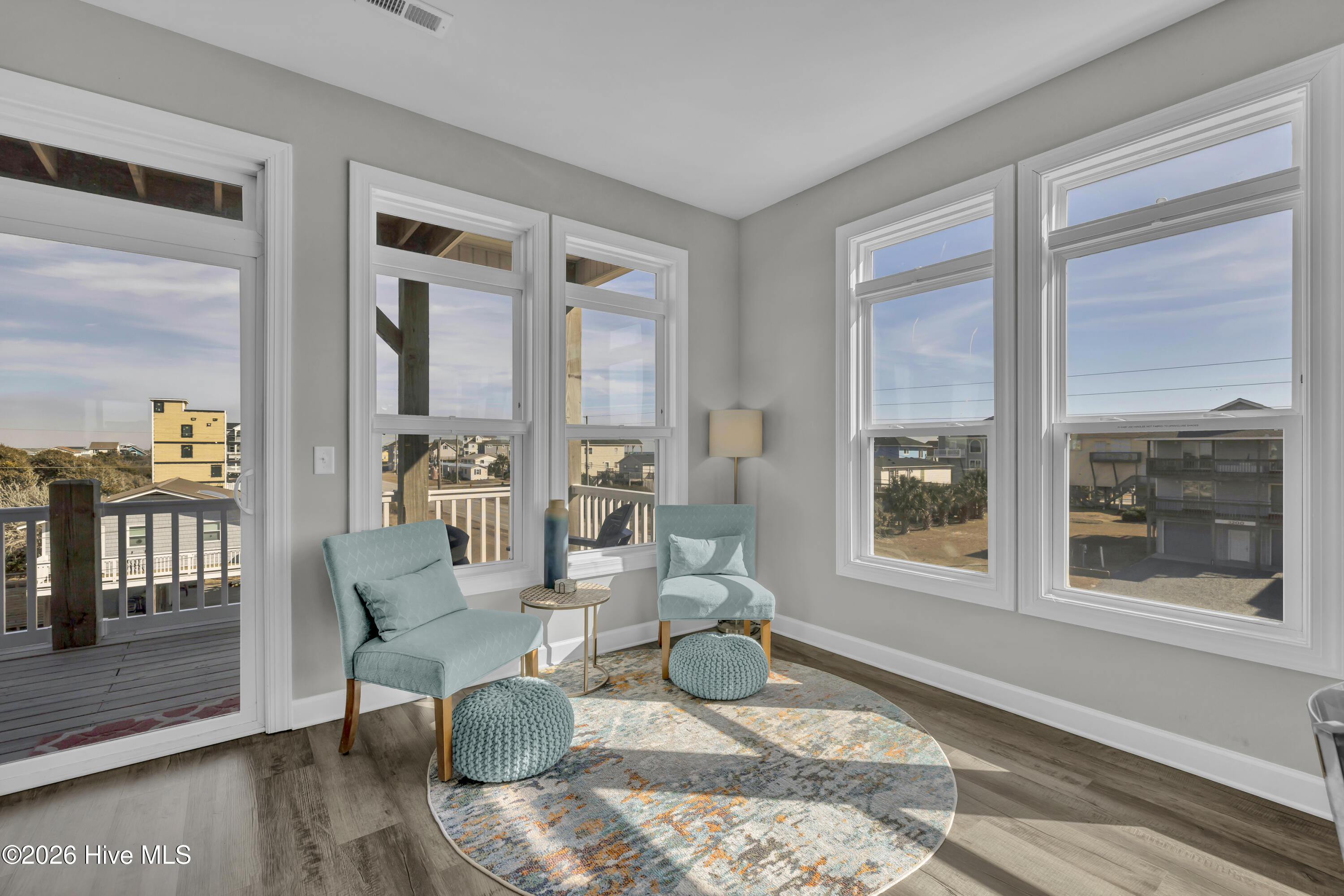 100547519 | Photo 38