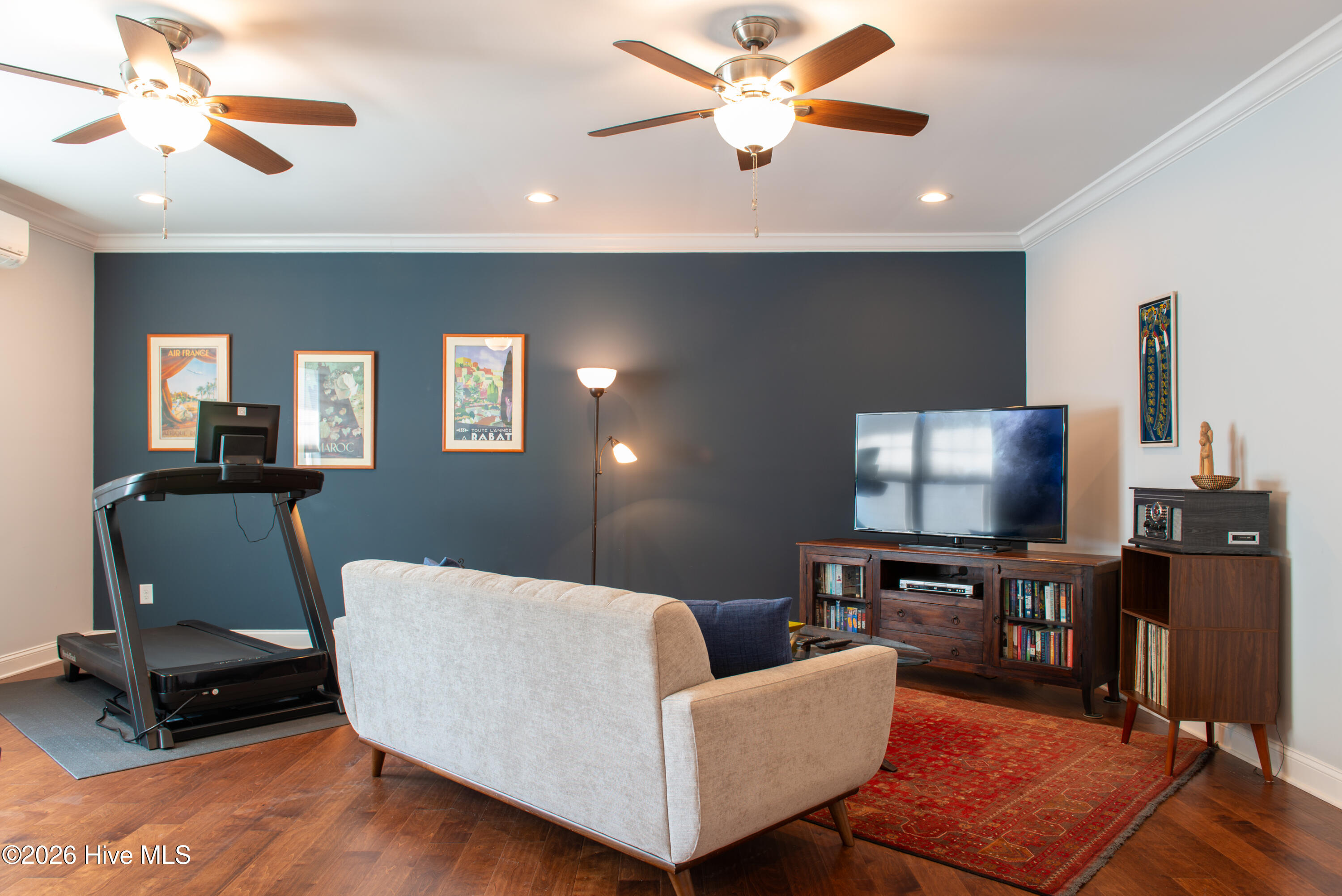 100568036 | Photo 57