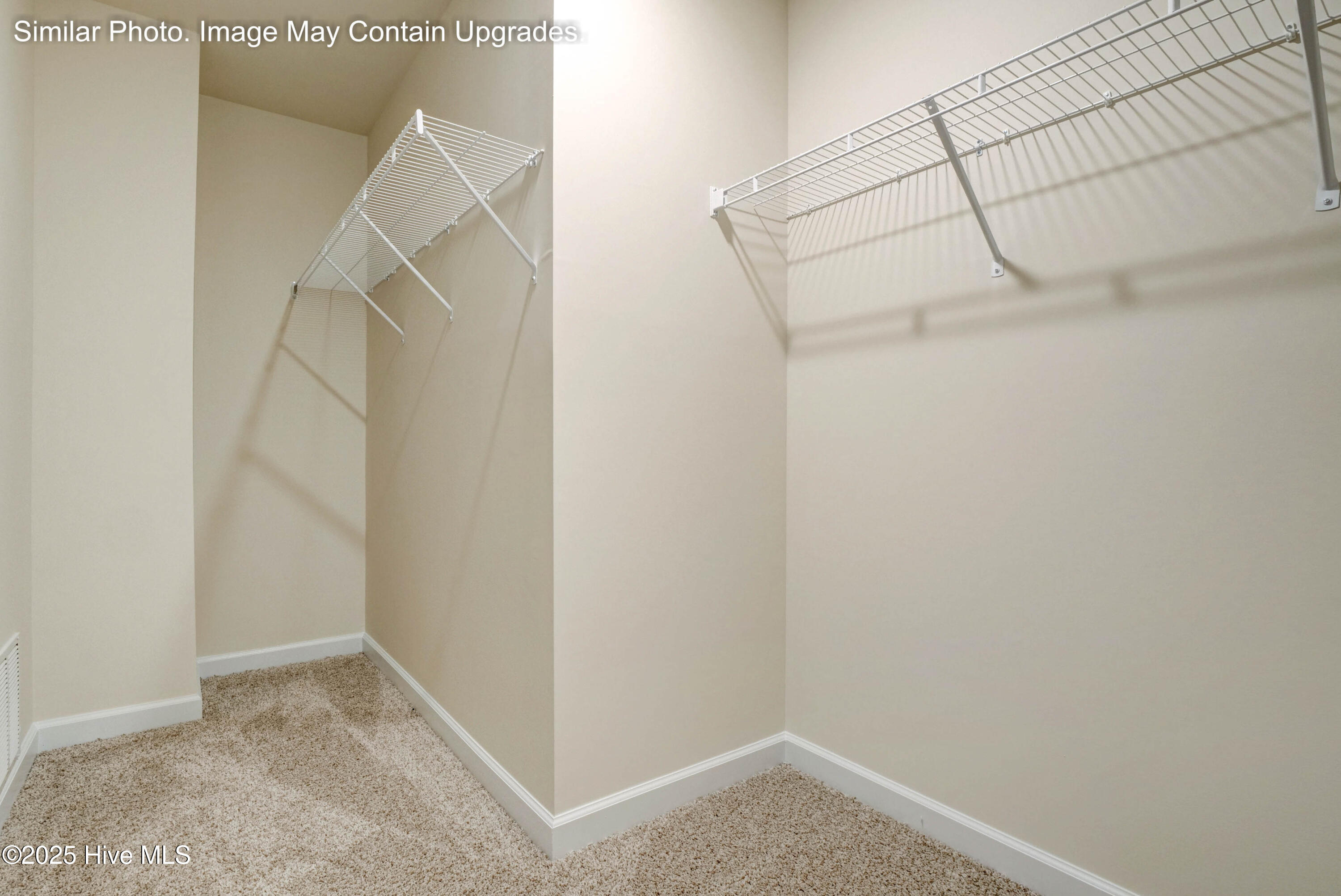 100530055 | Photo 21