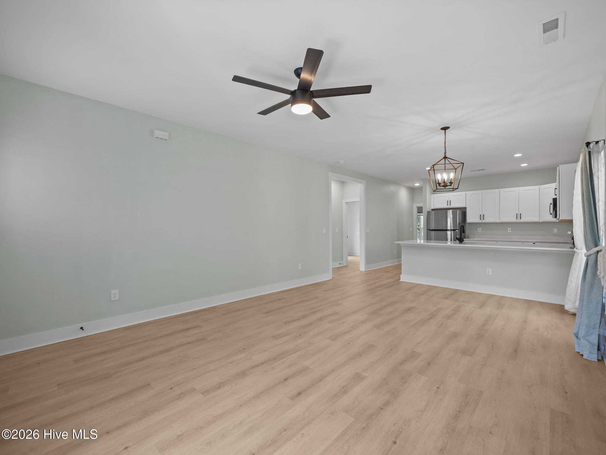 609 N Timberly Lane, Burgaw, NC 28425 – photo 3: 6-web-or-mls-609 N Timberly Ln 6