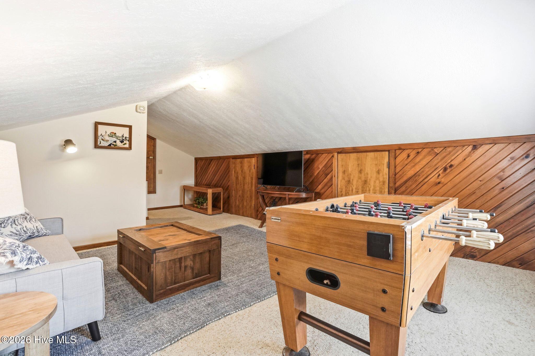 100563763 | Photo 49