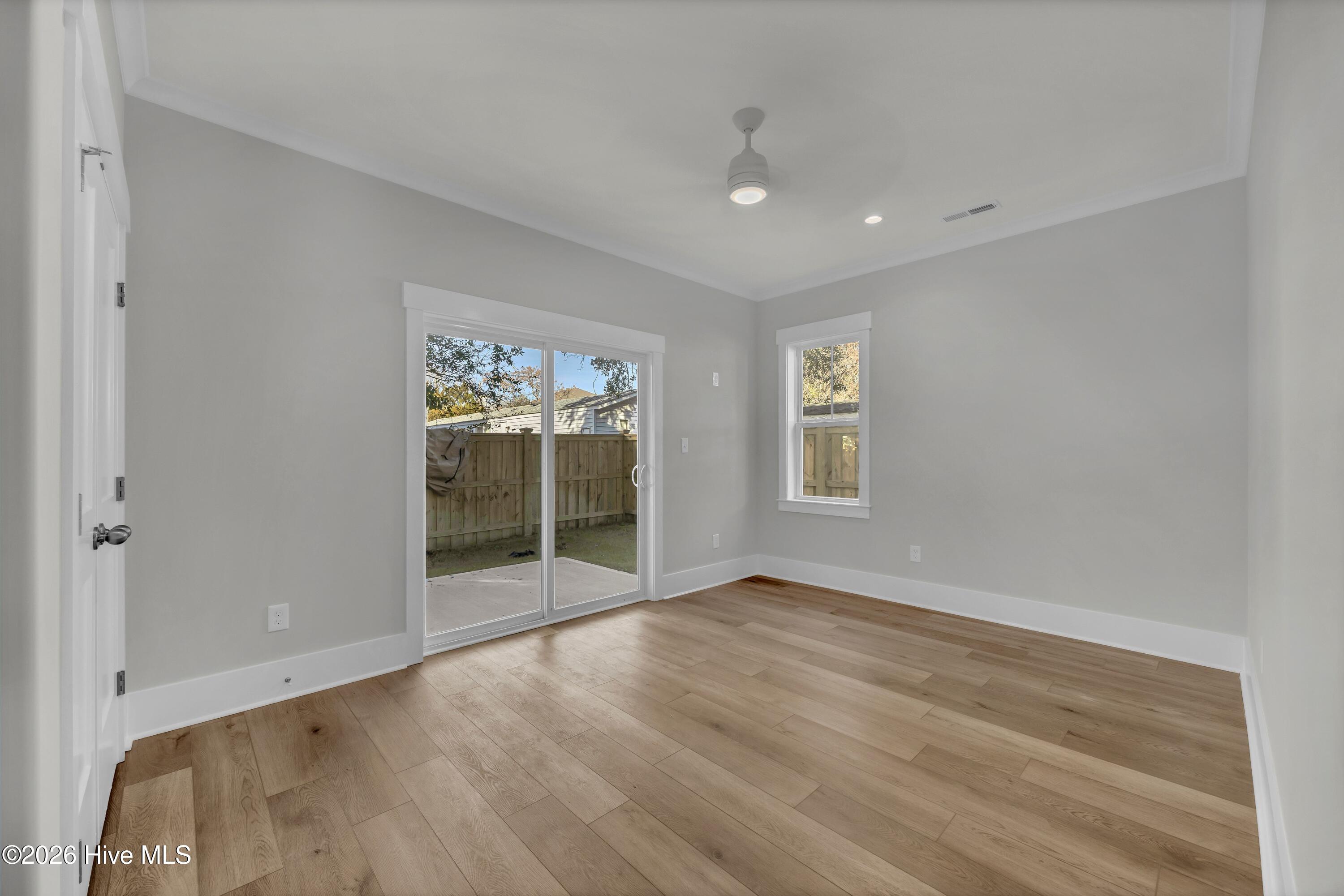 100547771 | Photo 32