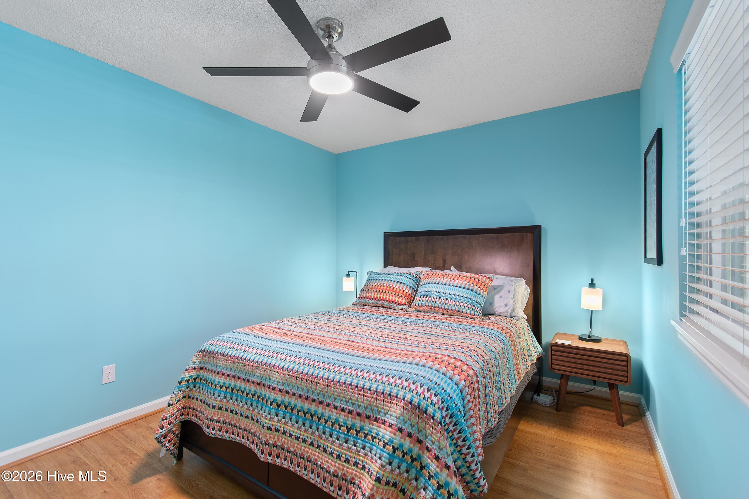 100570489 | Photo 39