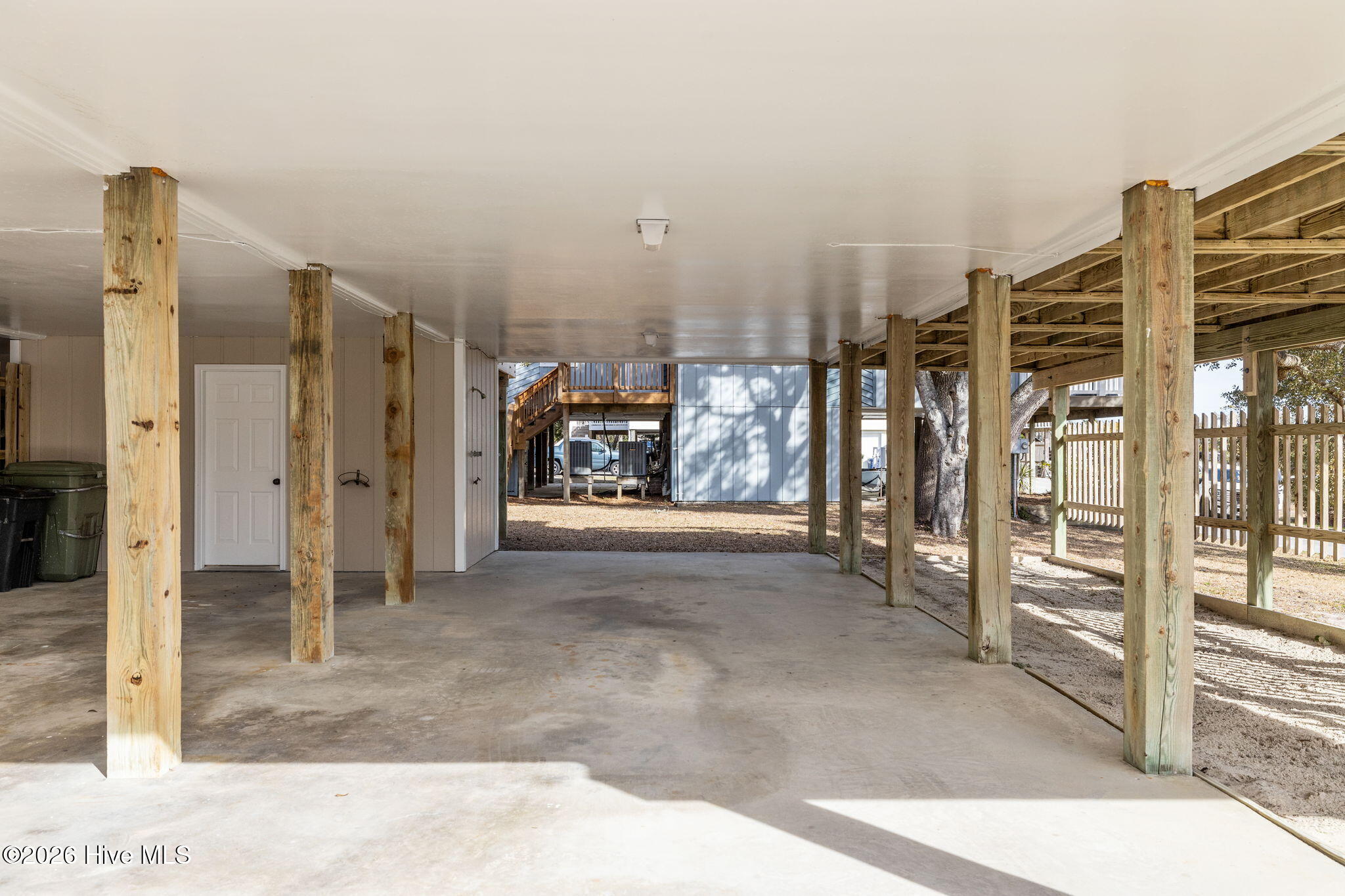 100551291 | Photo 25