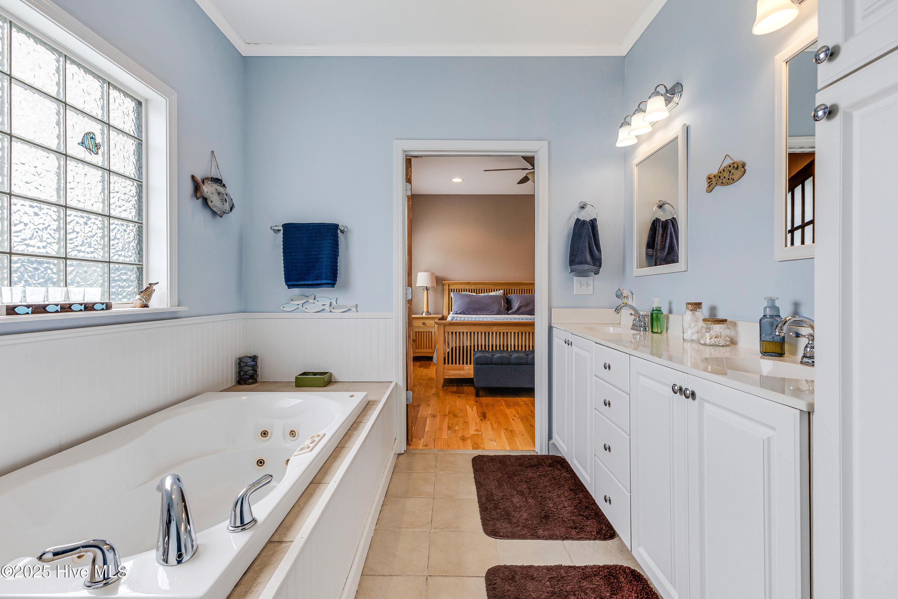 100536625 | Photo 25