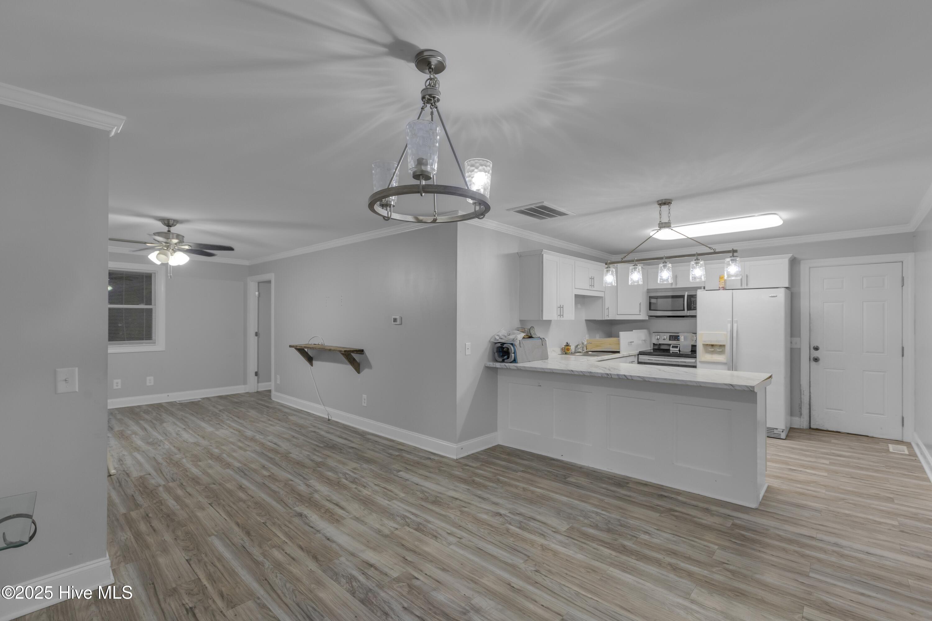 100538970 | Photo 10