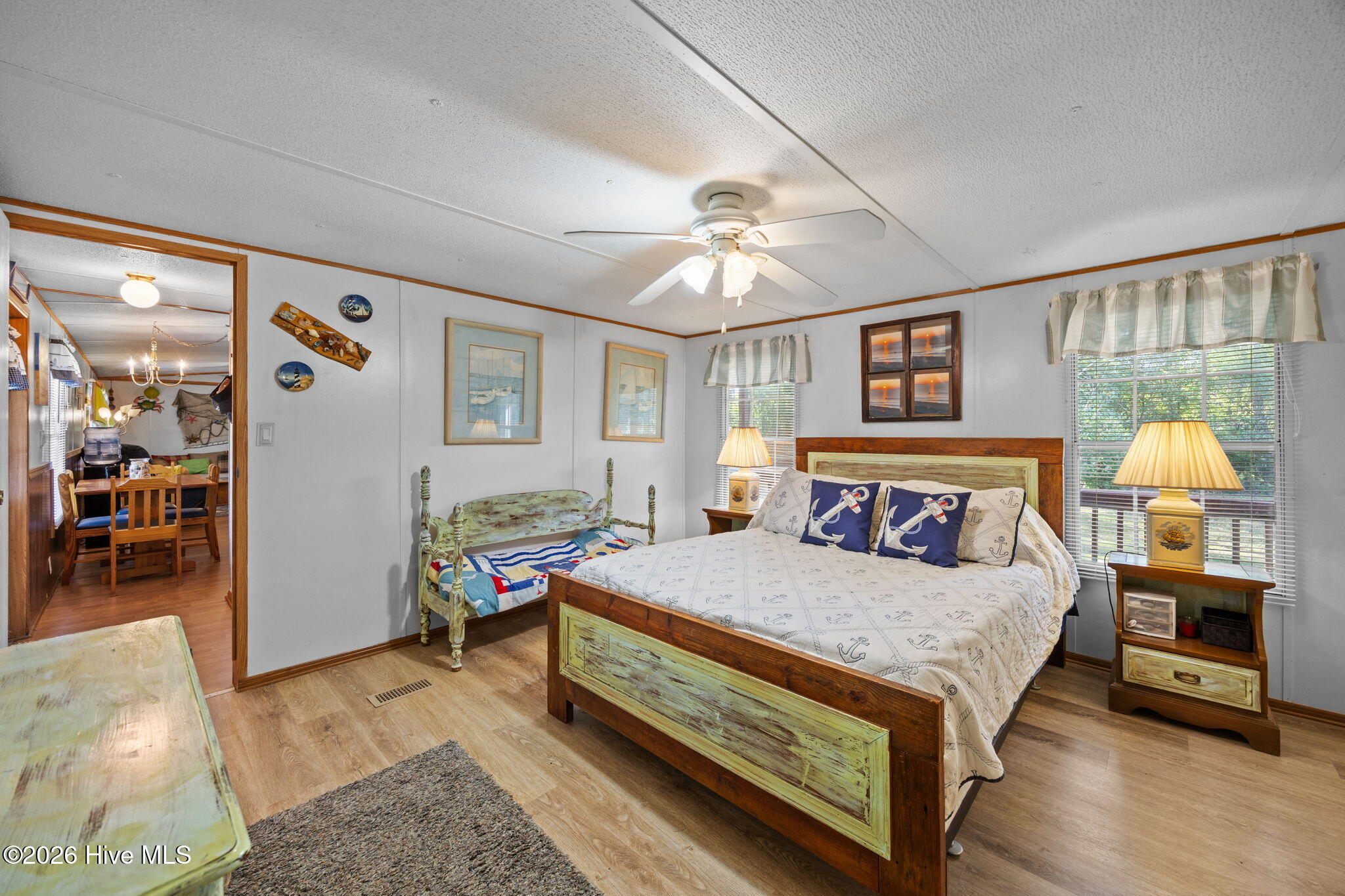 100552918 | Photo 26