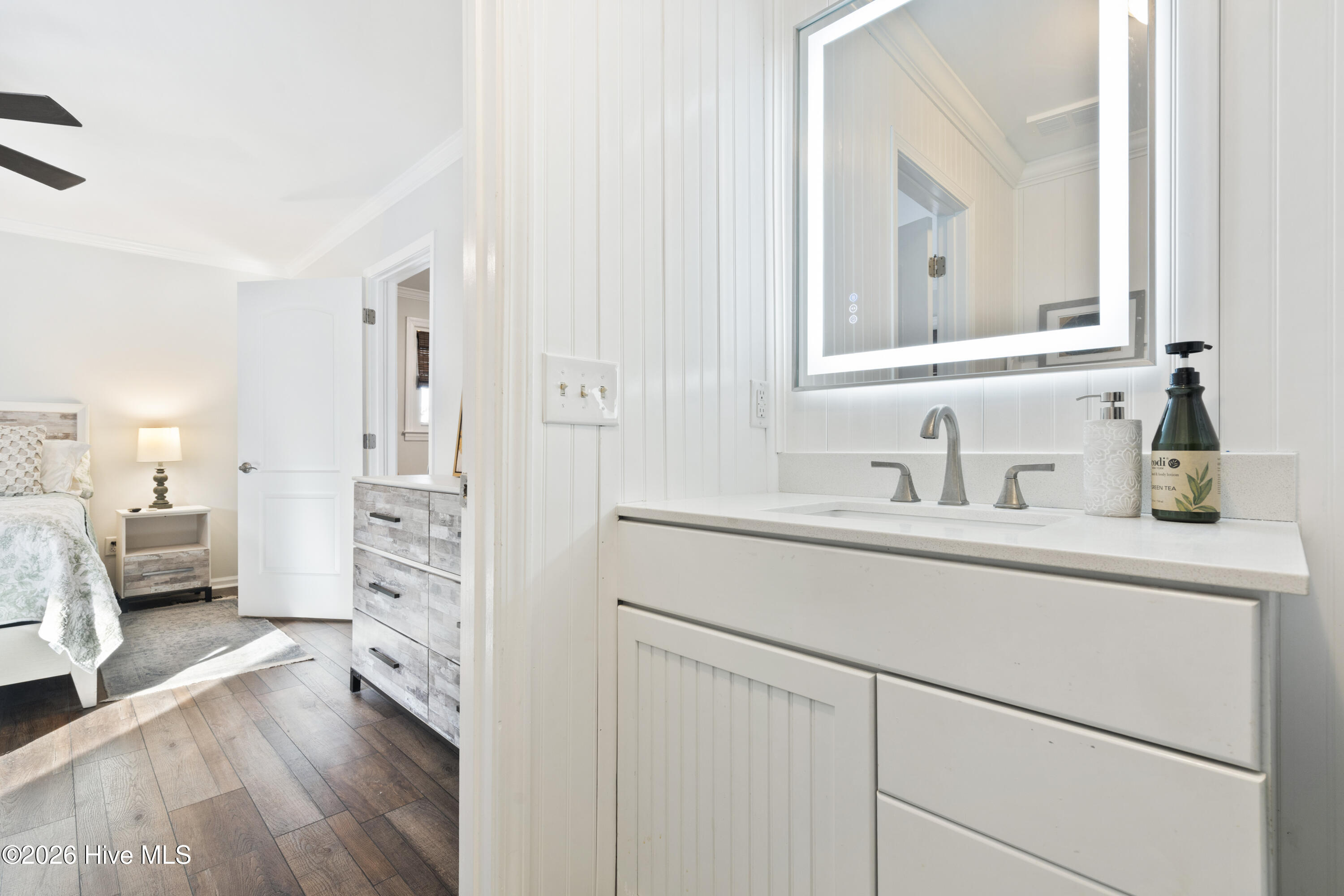 100555391 | Photo 28