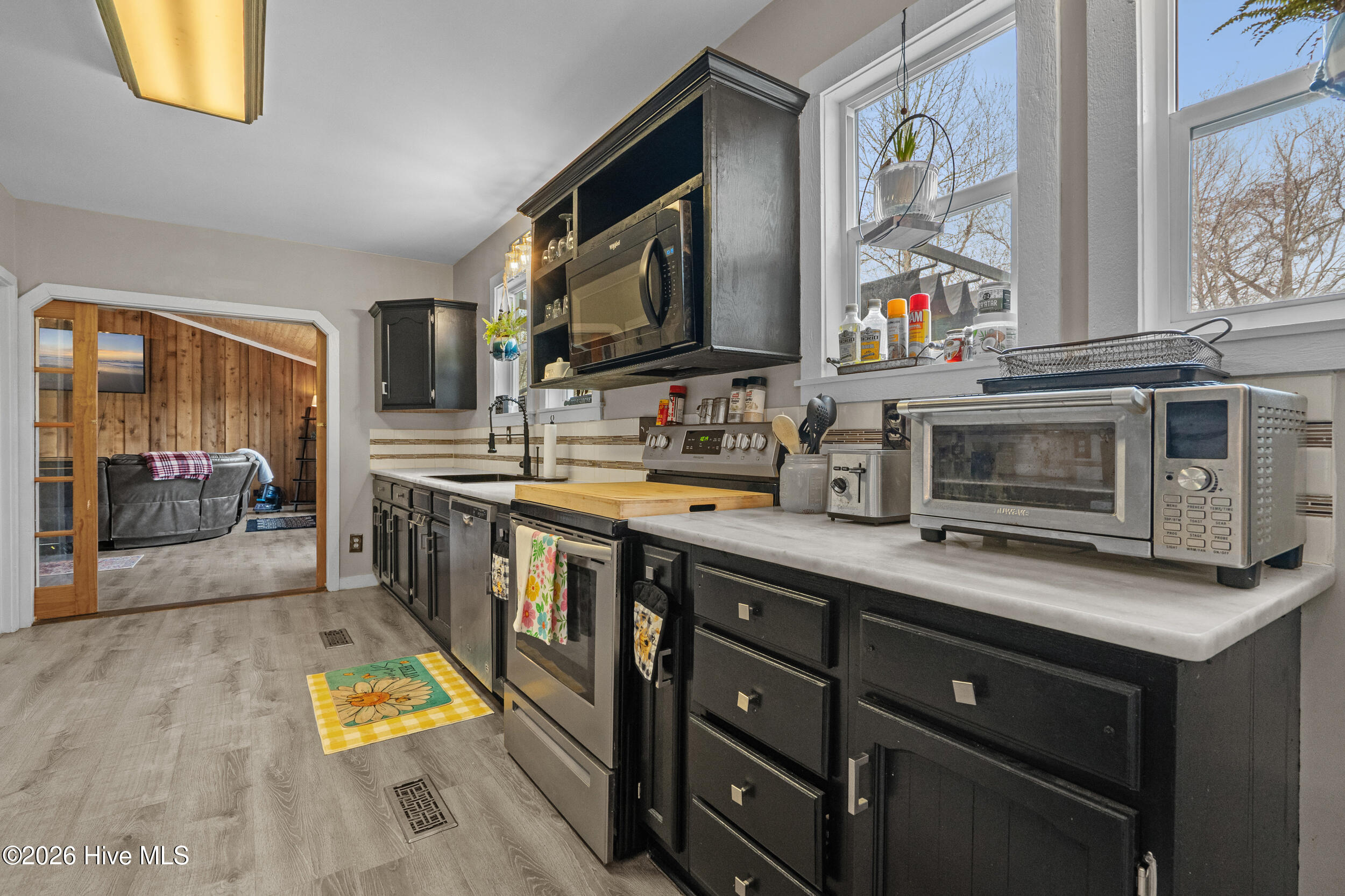 100556082 | Photo 17