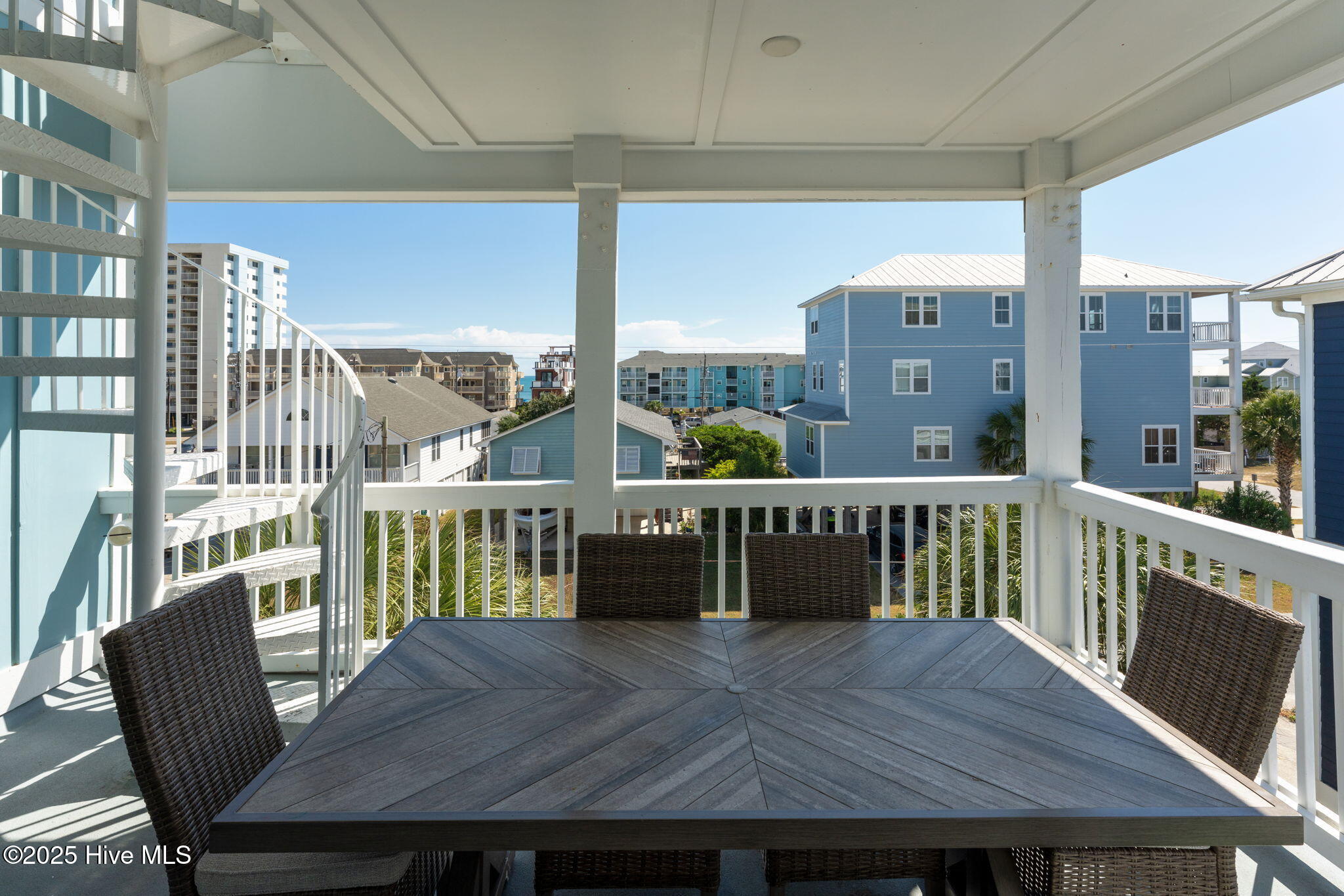 100537095 | Photo 22