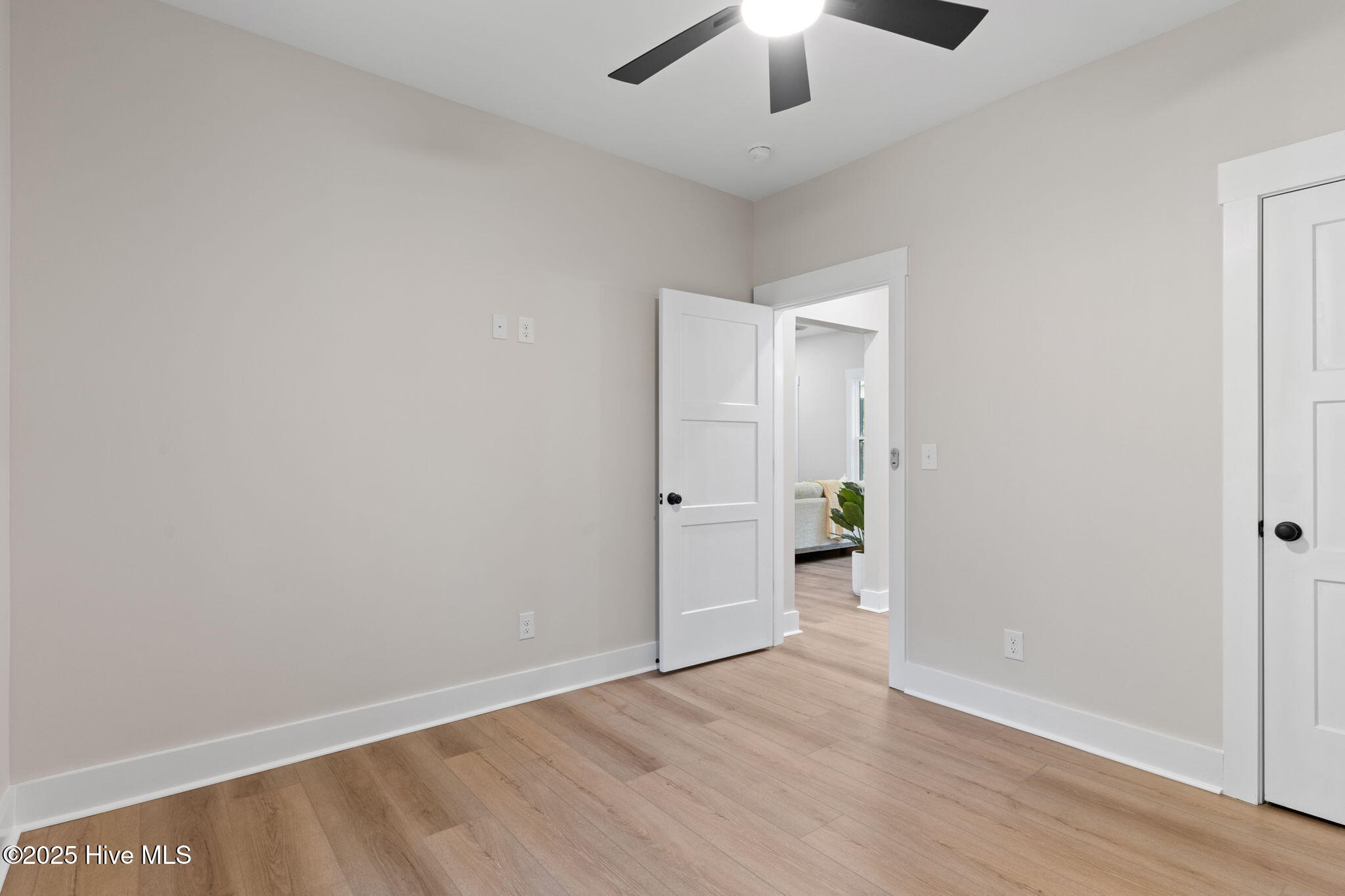 100537553 | Photo 37