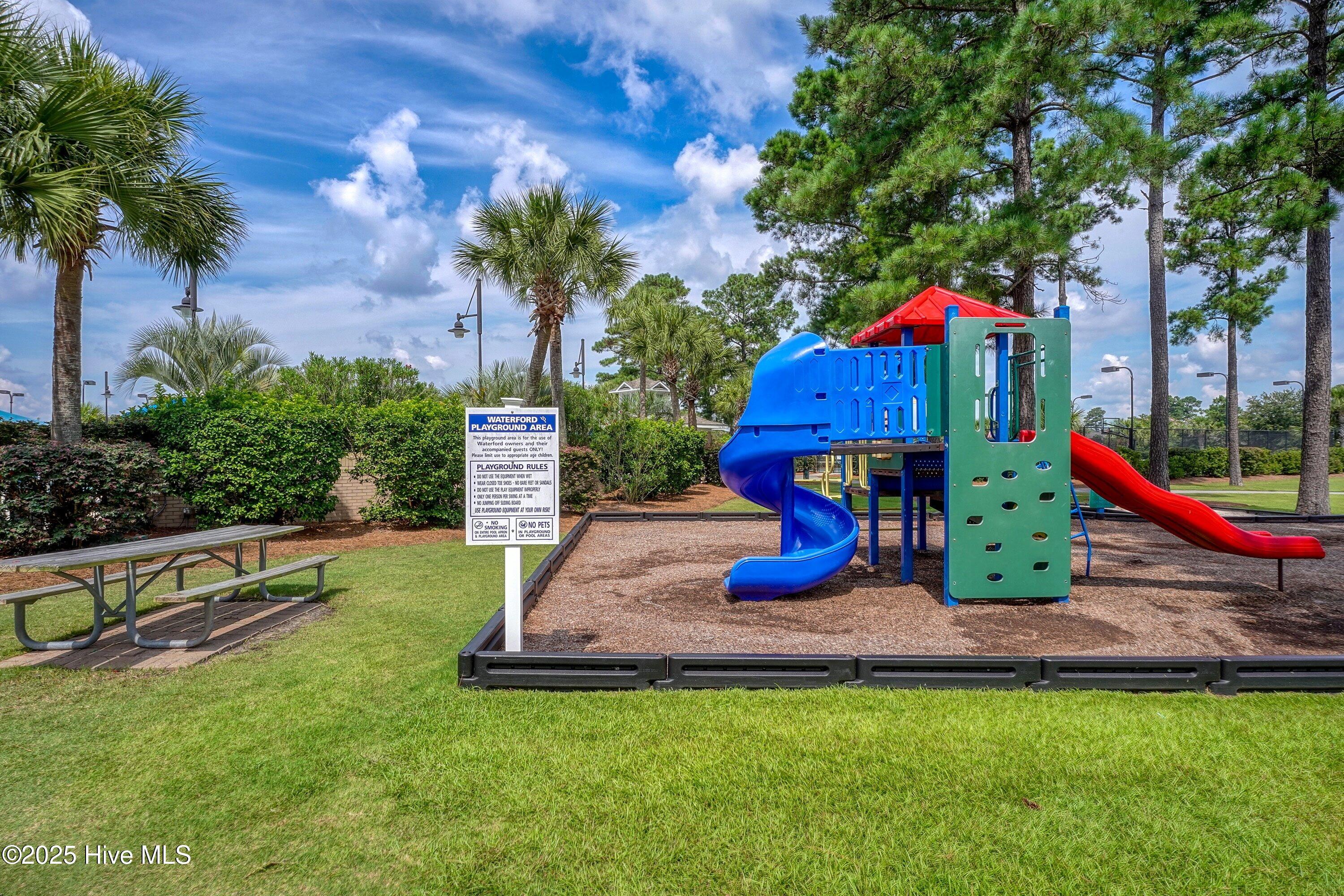 100547975 | Photo 51