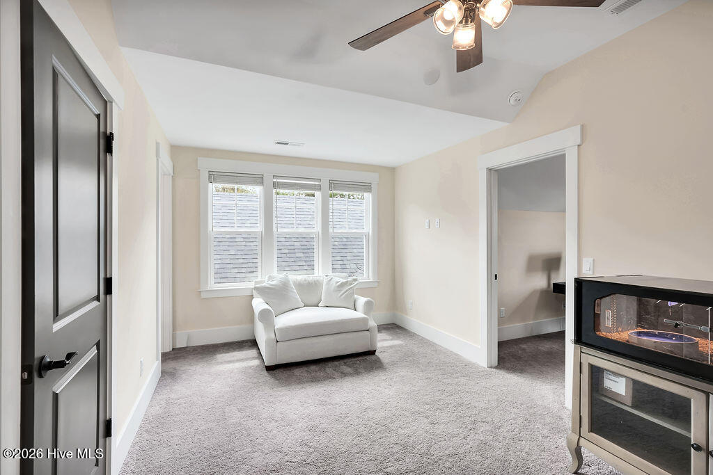 100564545 | Photo 32