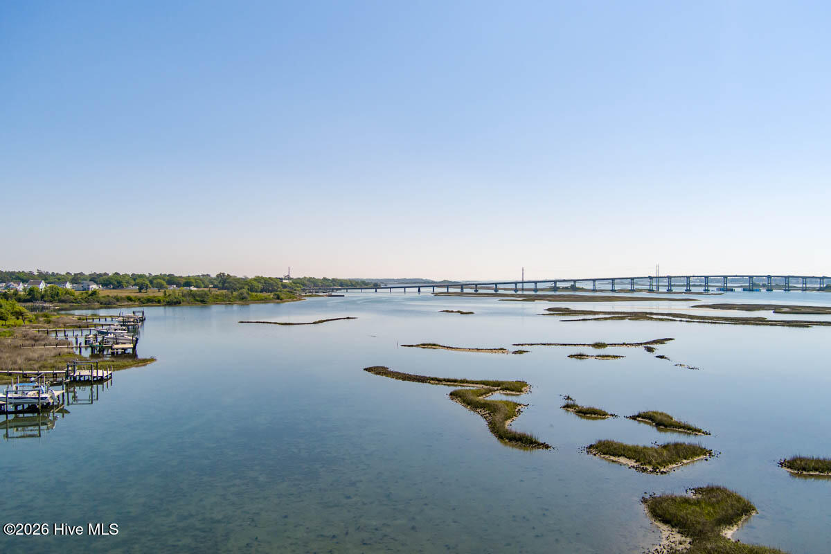 100569264 | Photo 65