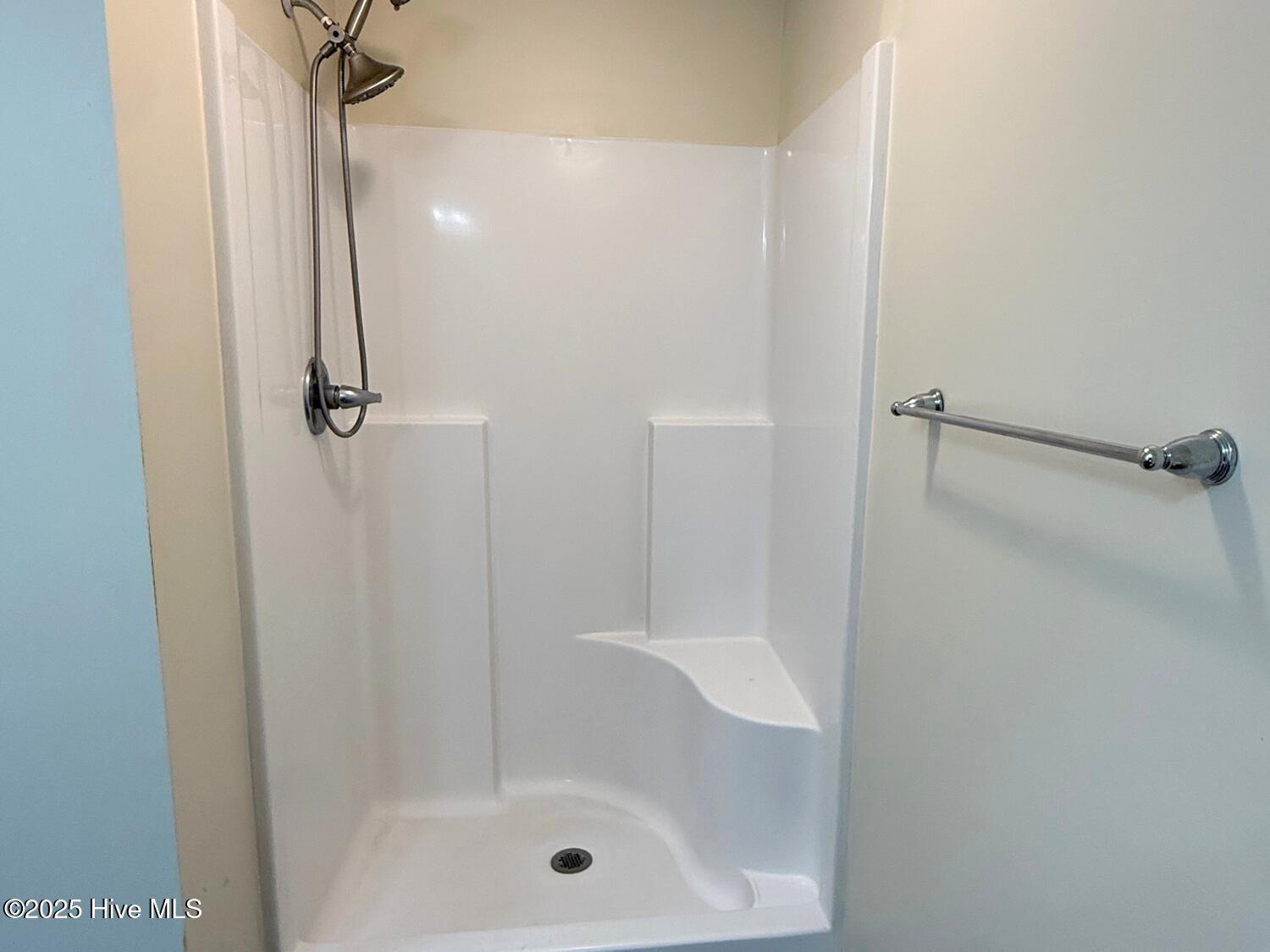 100542063 | Photo 23