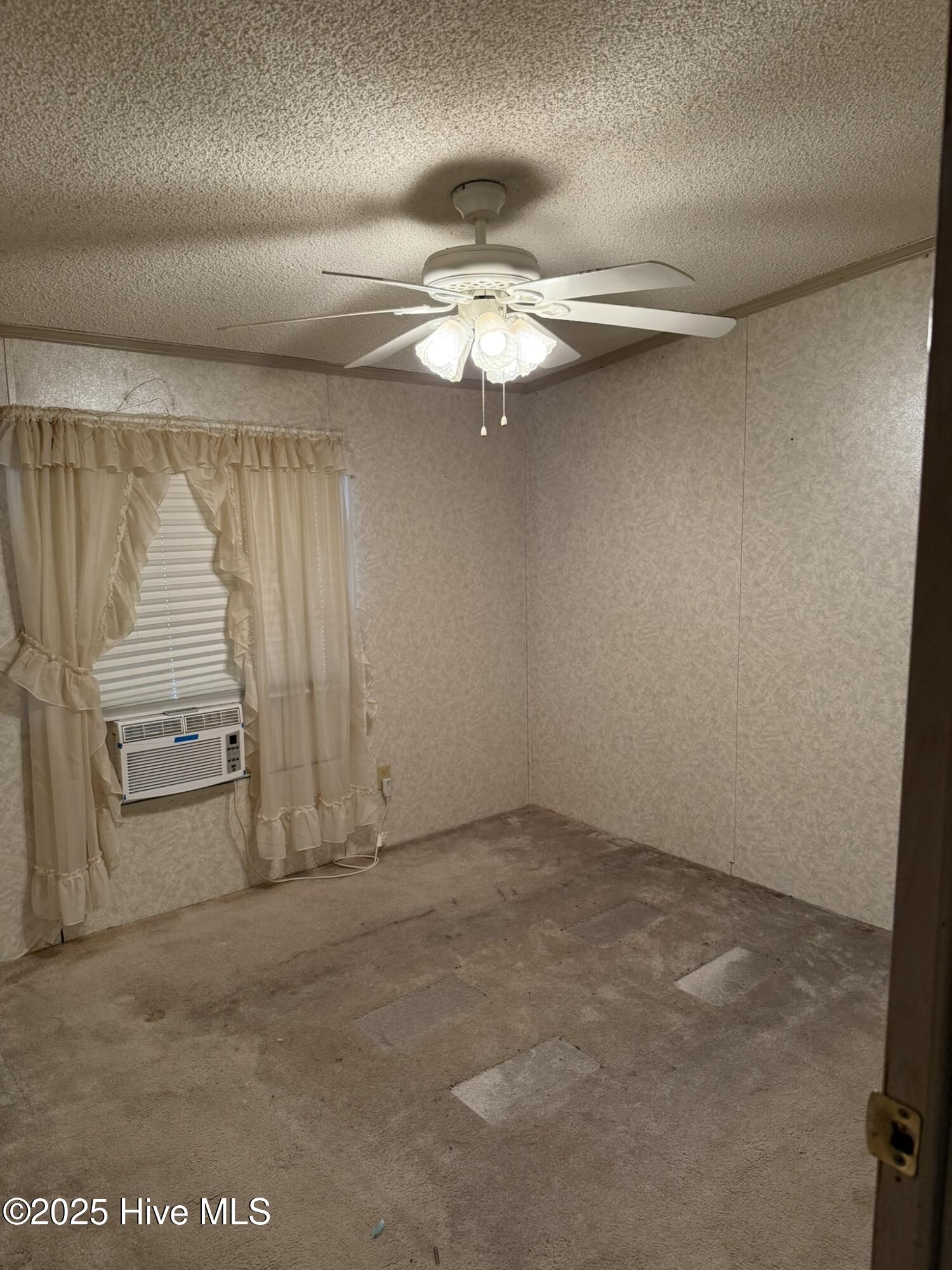 100543819 | Photo 21