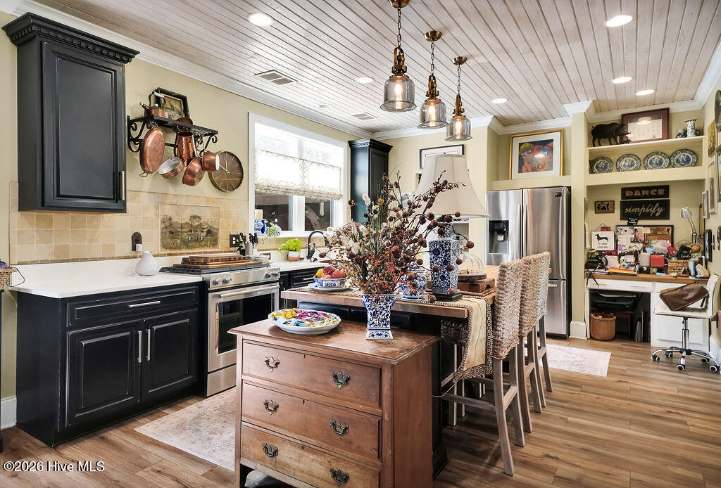 100560144 | Photo 10