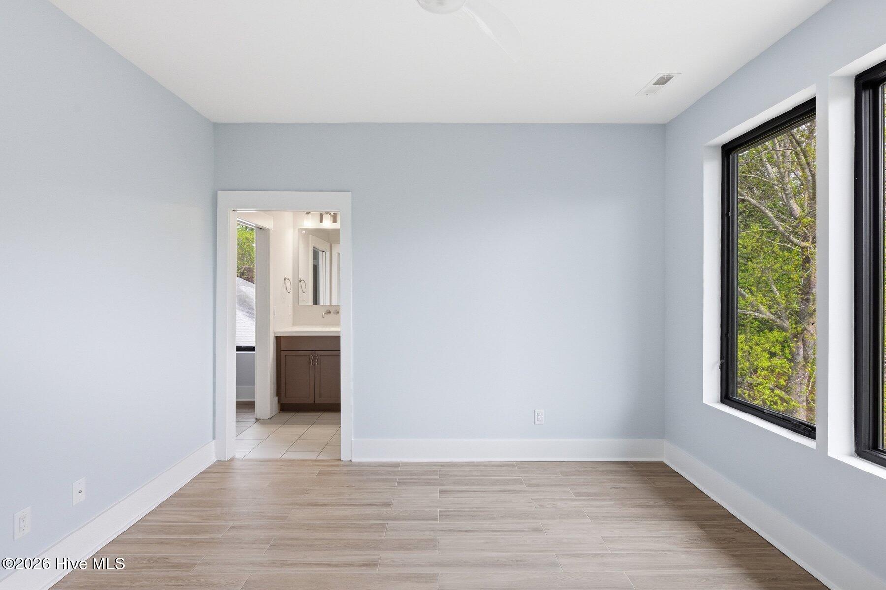 100566694 | Photo 43