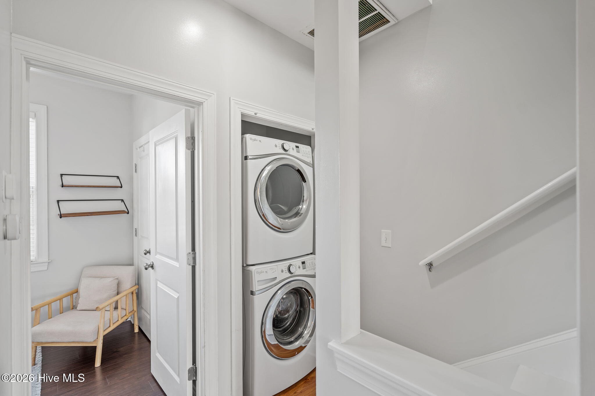 100560488 | Photo 35