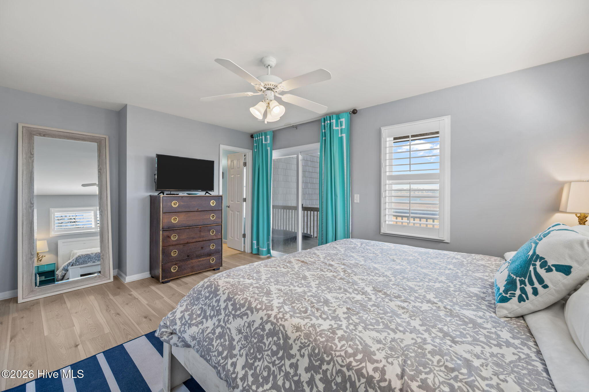 100560974 | Photo 25