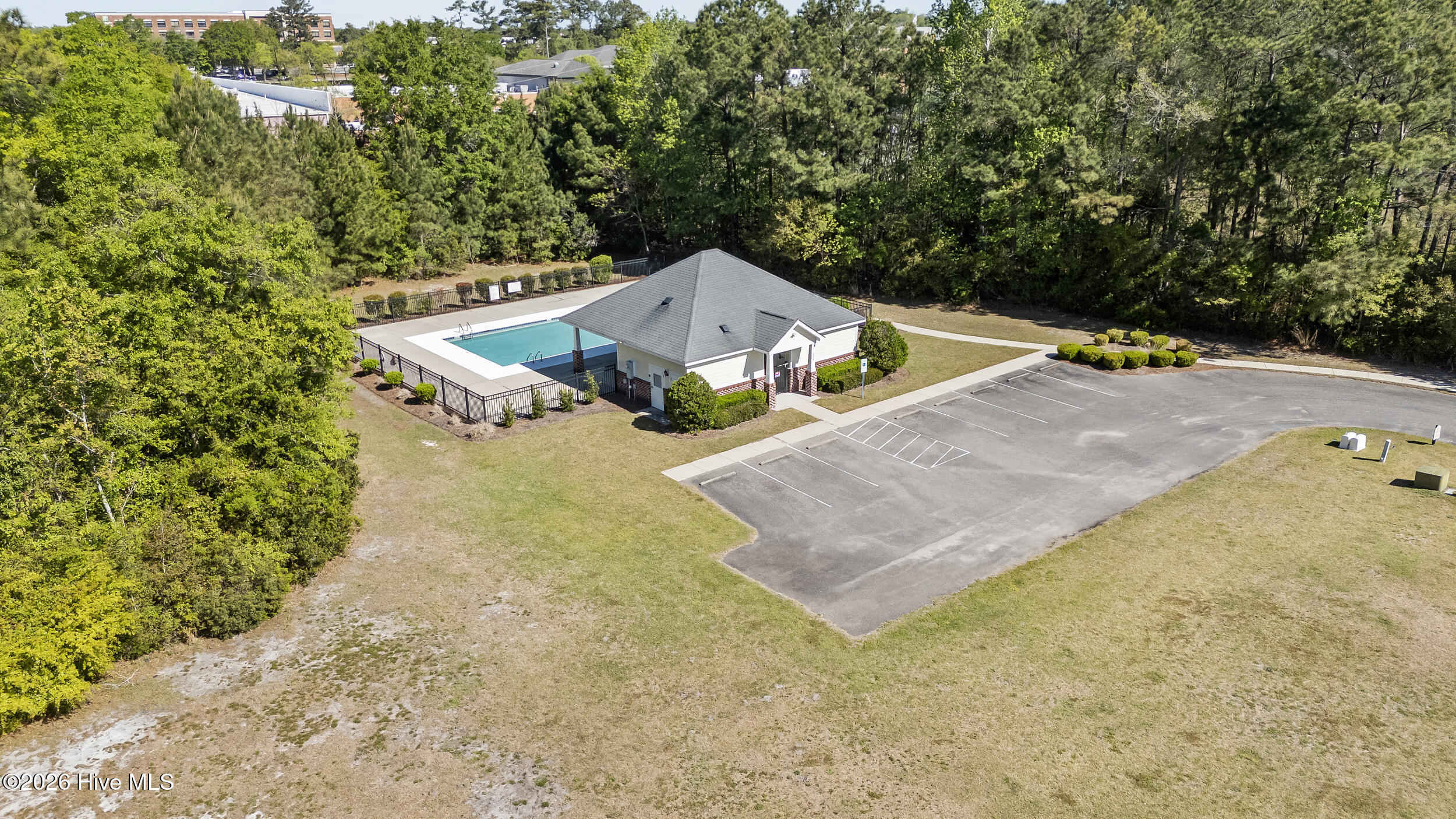 100567413 | Photo 40