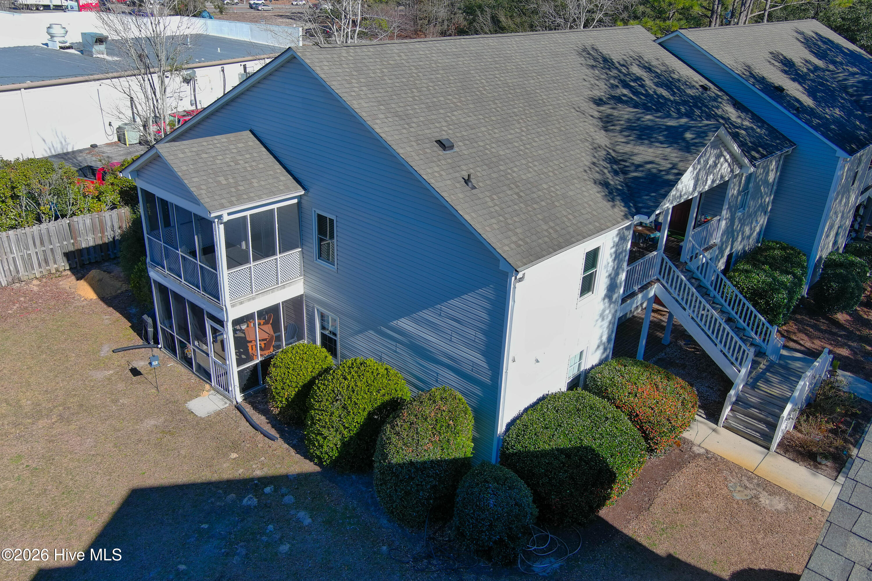 100548527 | Photo 27