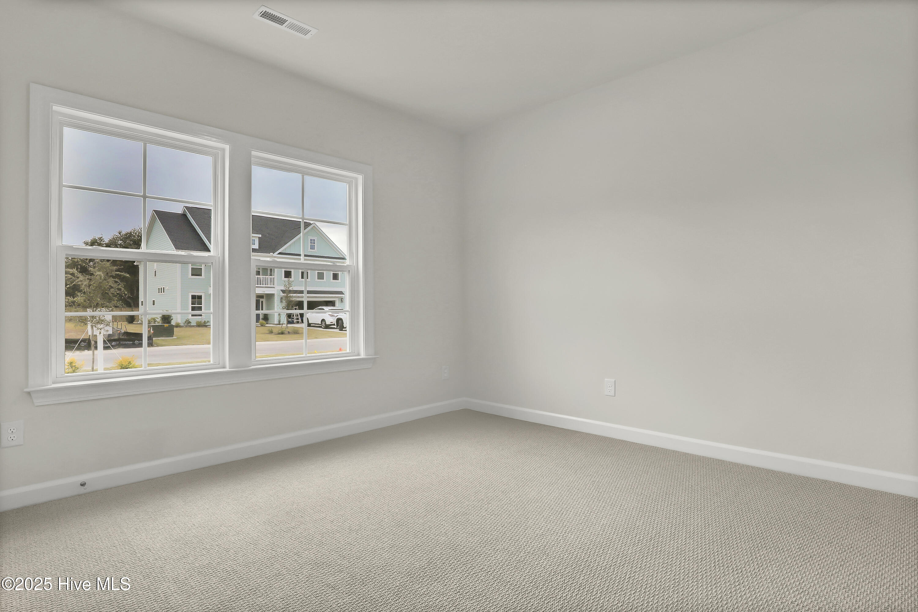 100522445 | Photo 17