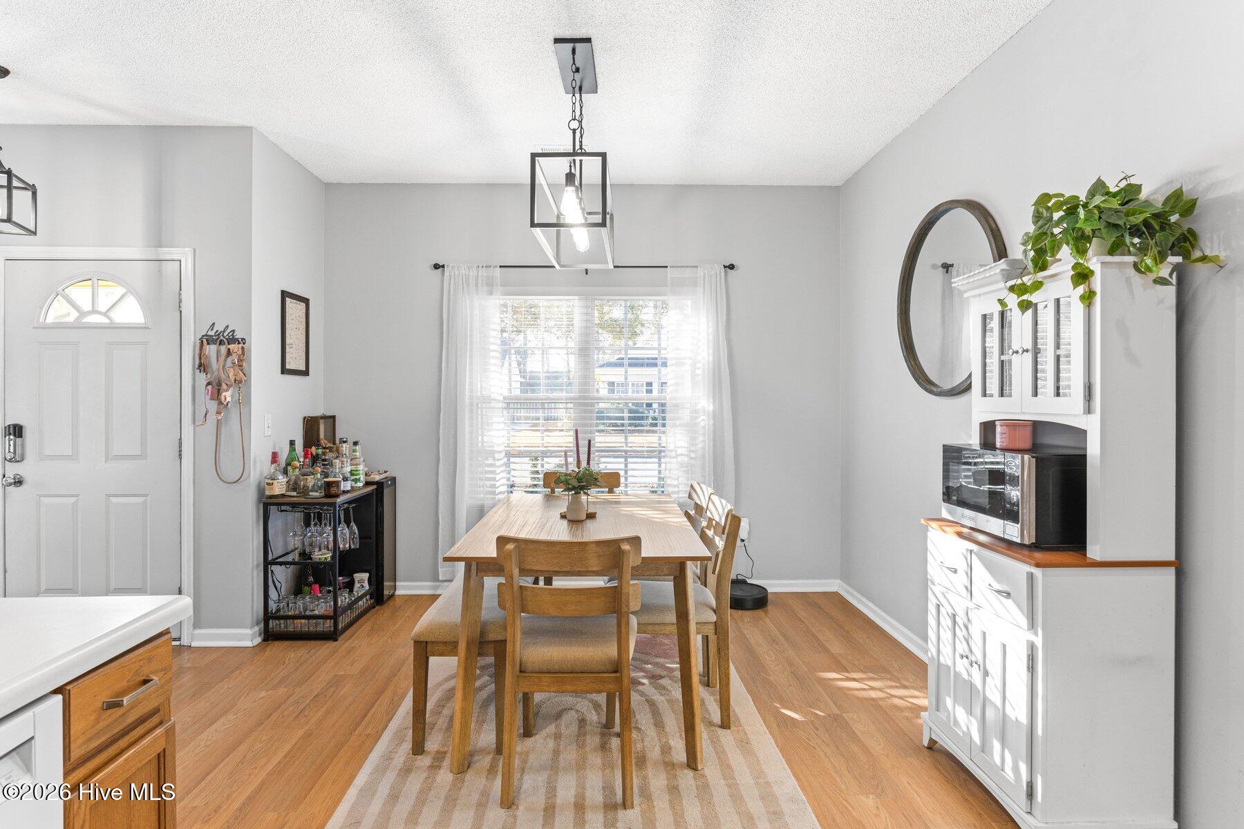 100548384 | Photo 12