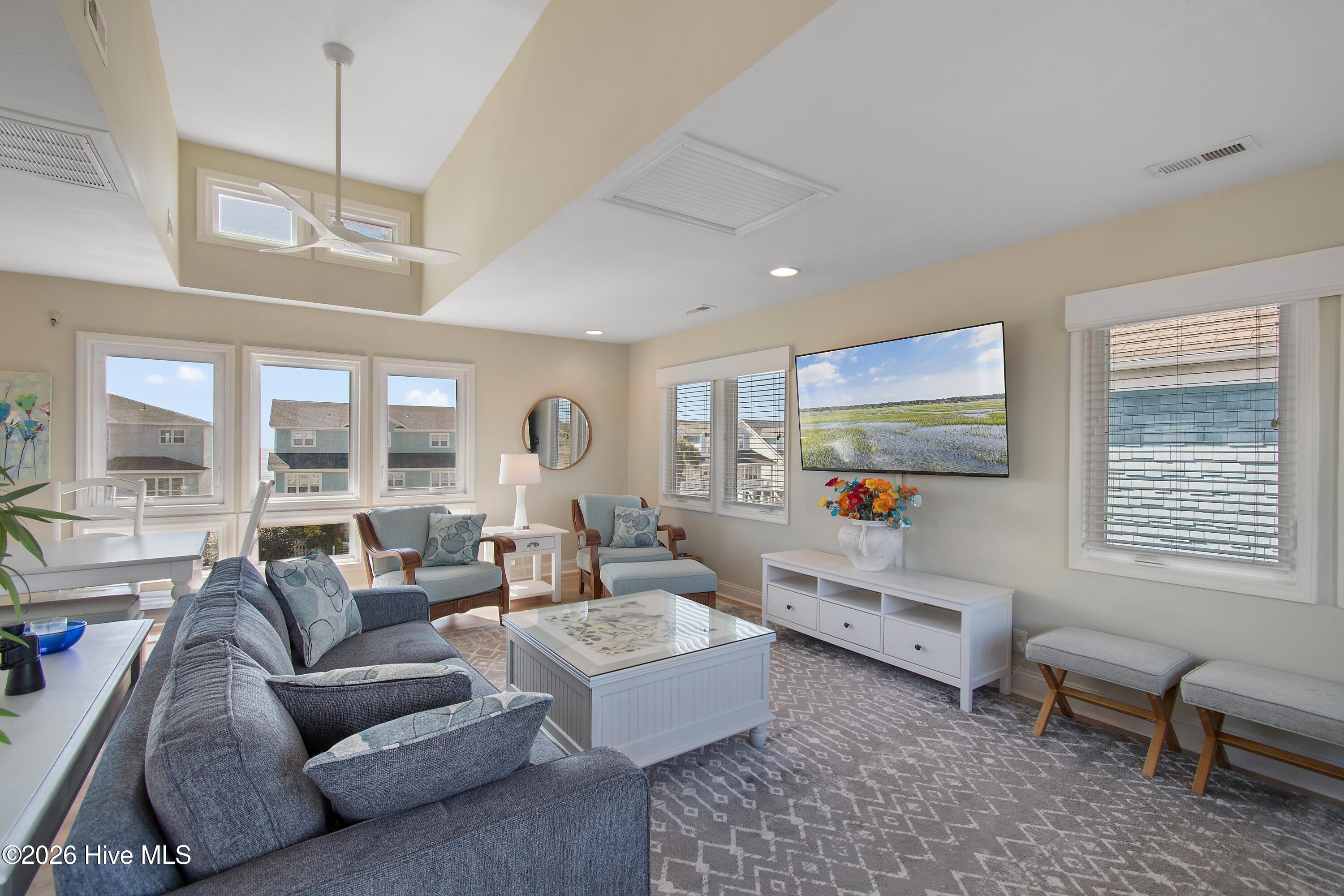 100558900 | Photo 16