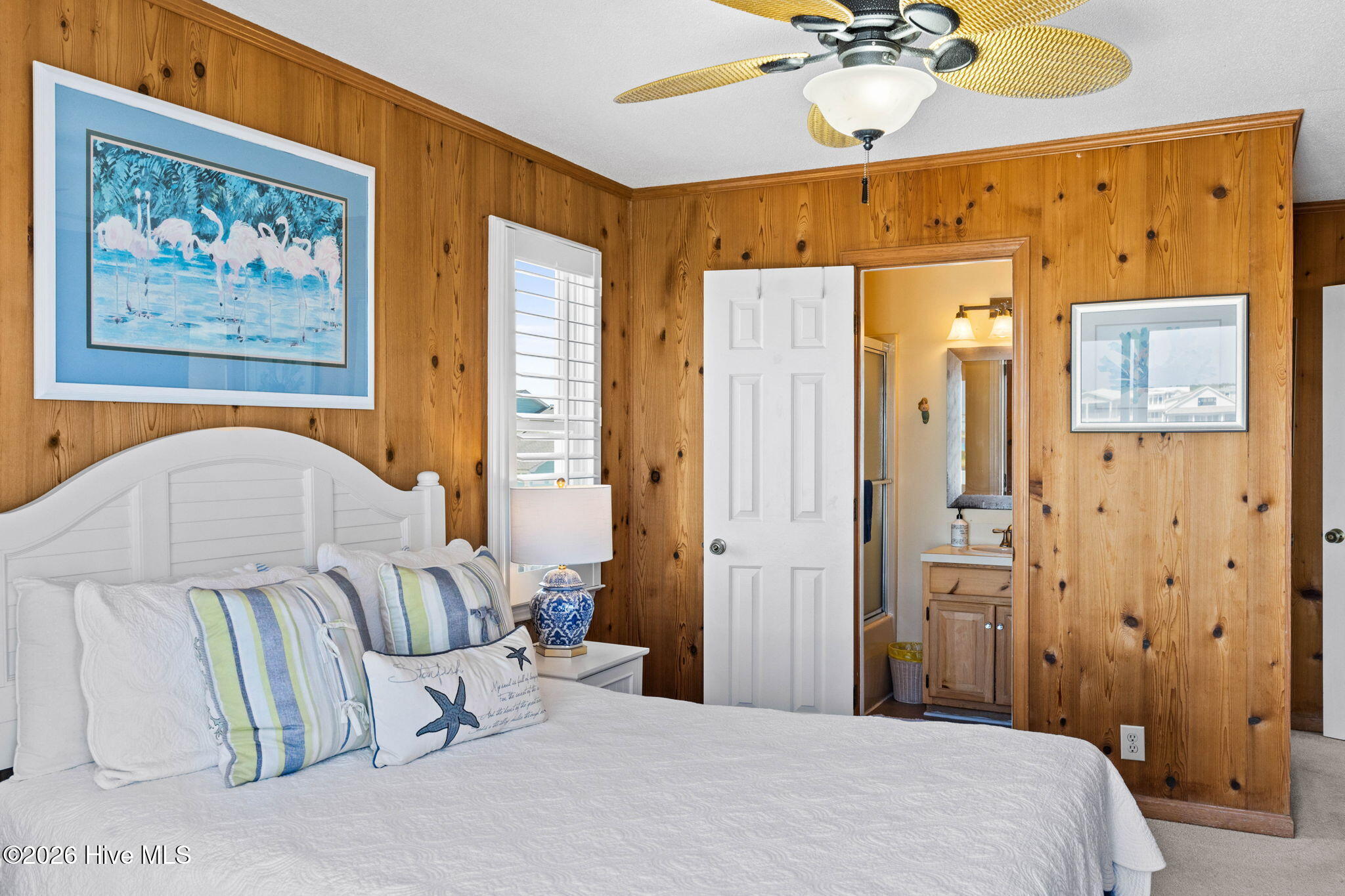 100566537 | Photo 42