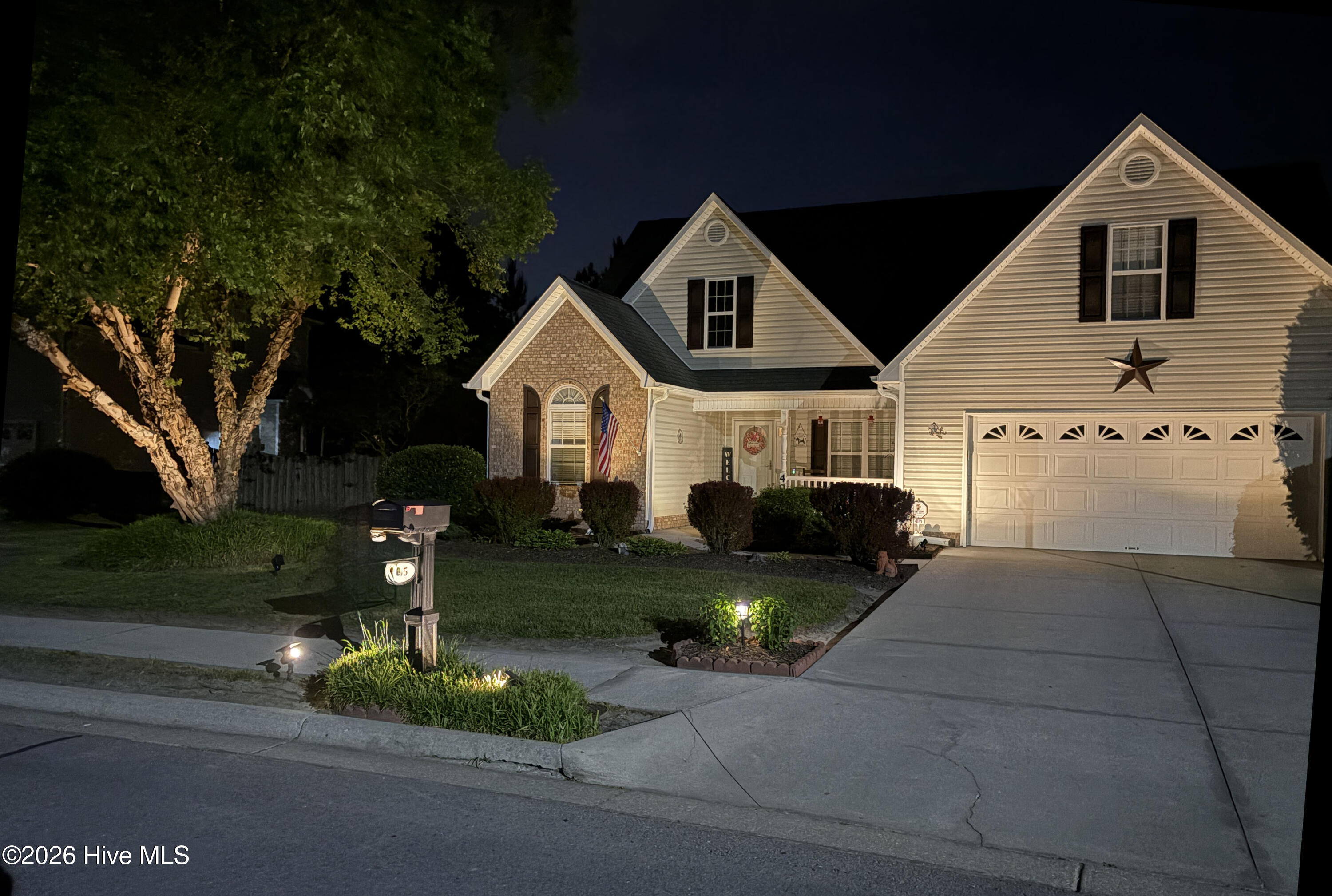 100569230 | Photo 35