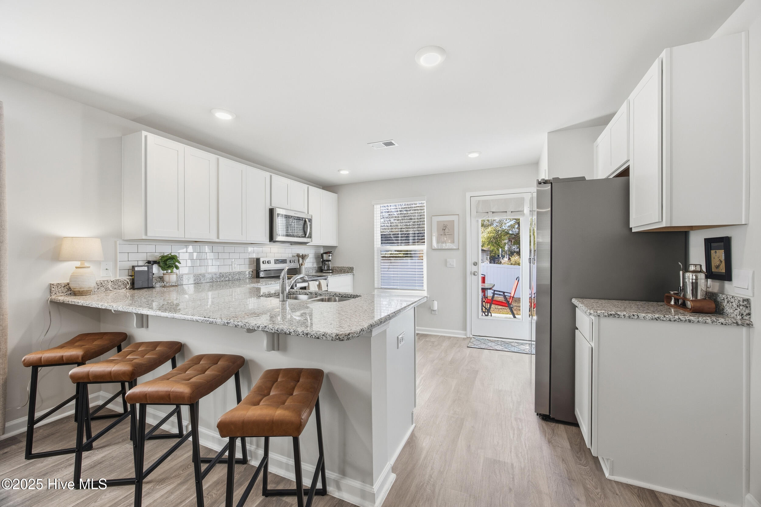 100544841 | Photo 12