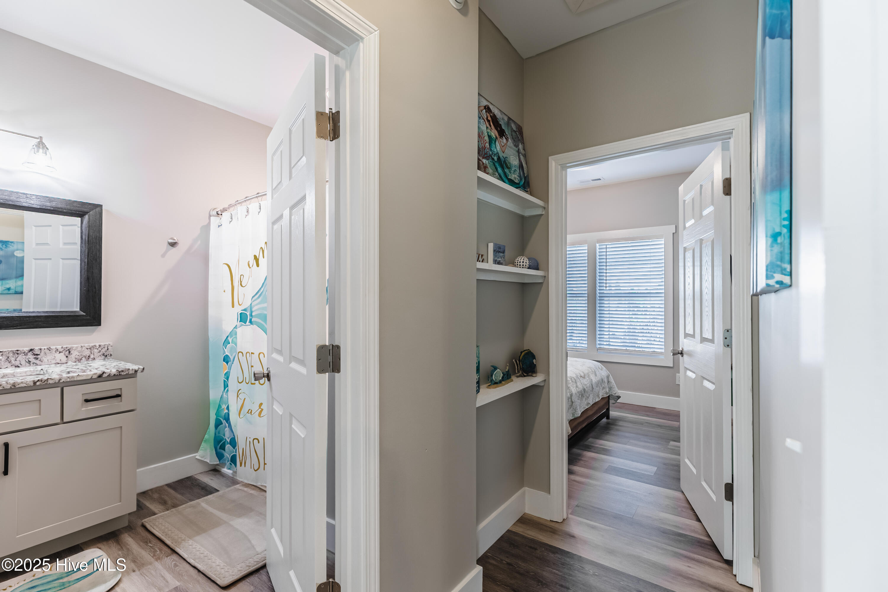 100542603 | Photo 32