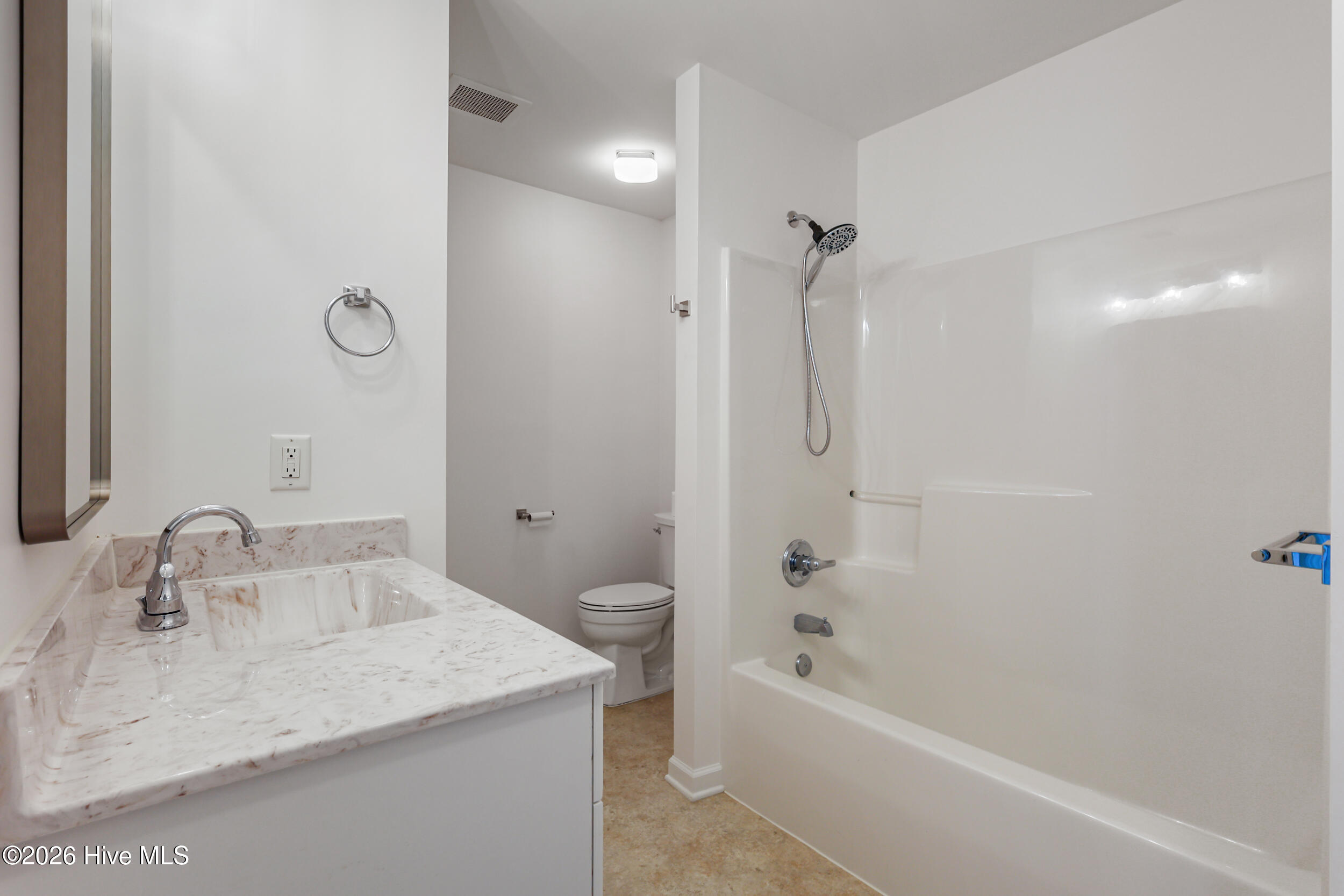 100559813 | Photo 23