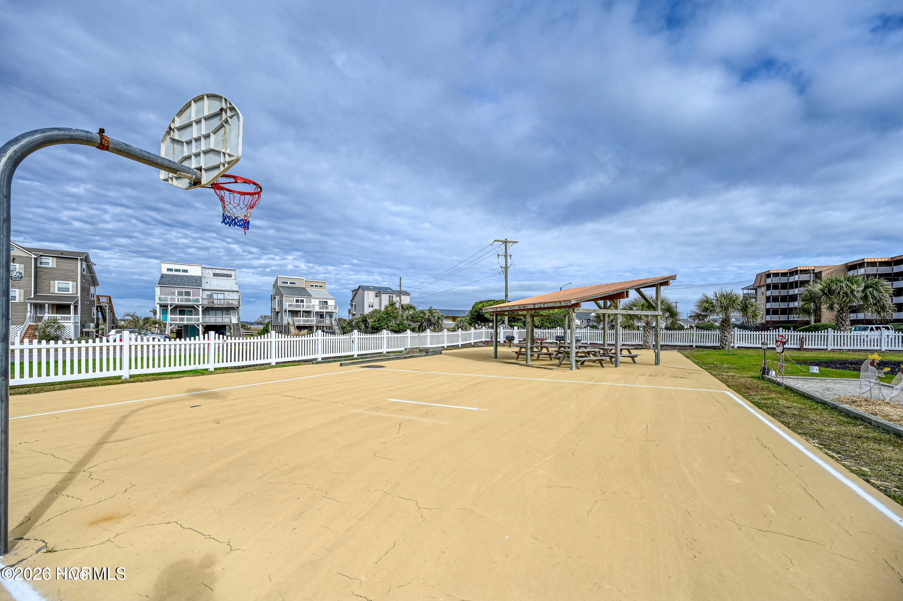 100565312 | Photo 24