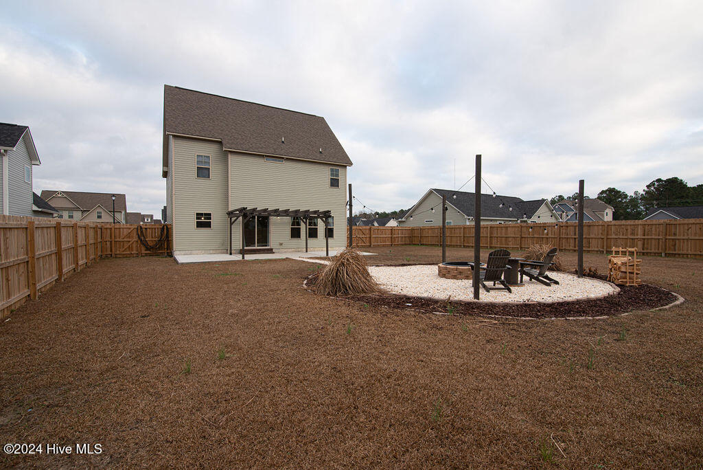 100565777 | Photo 33