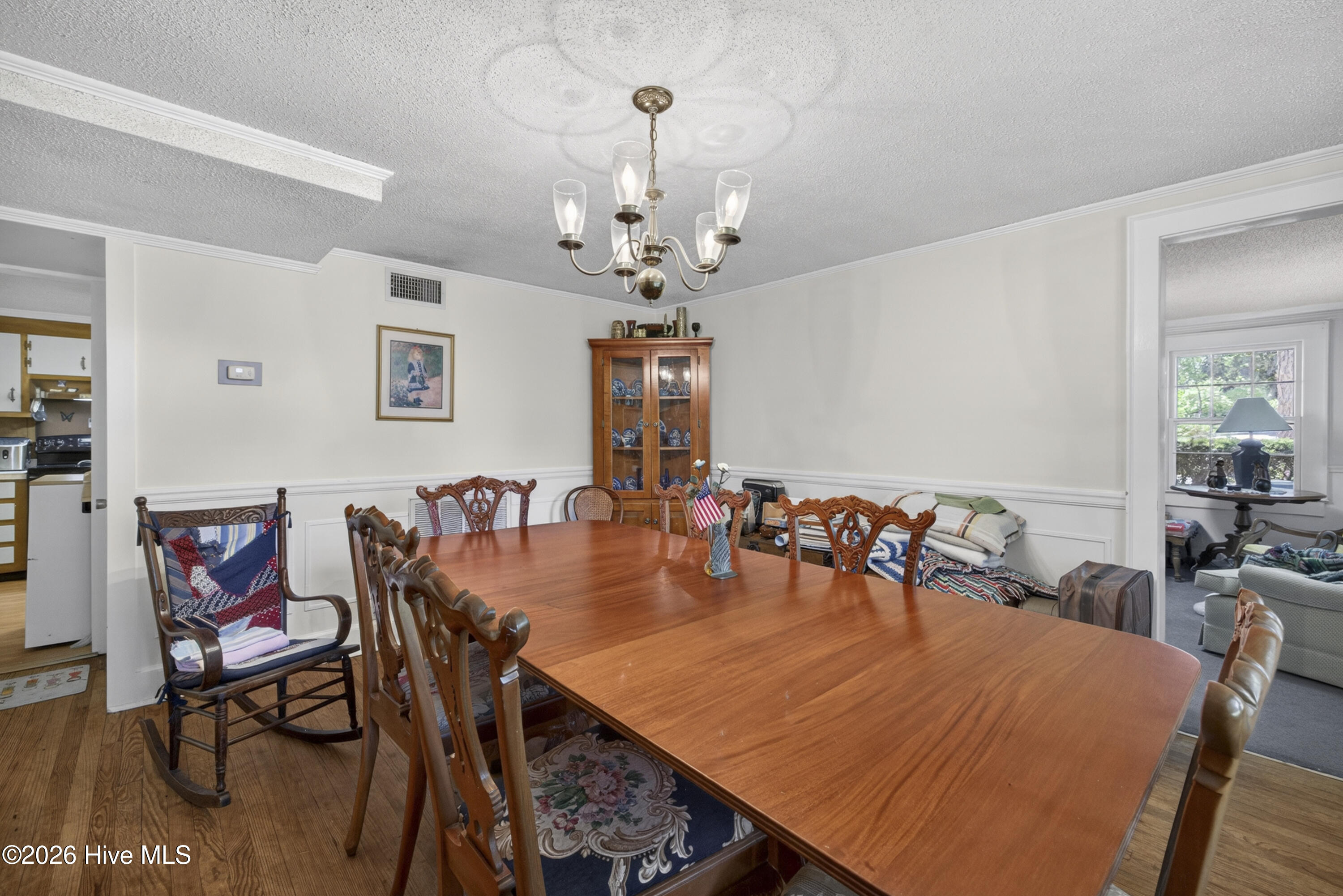 100569316 | Photo 18