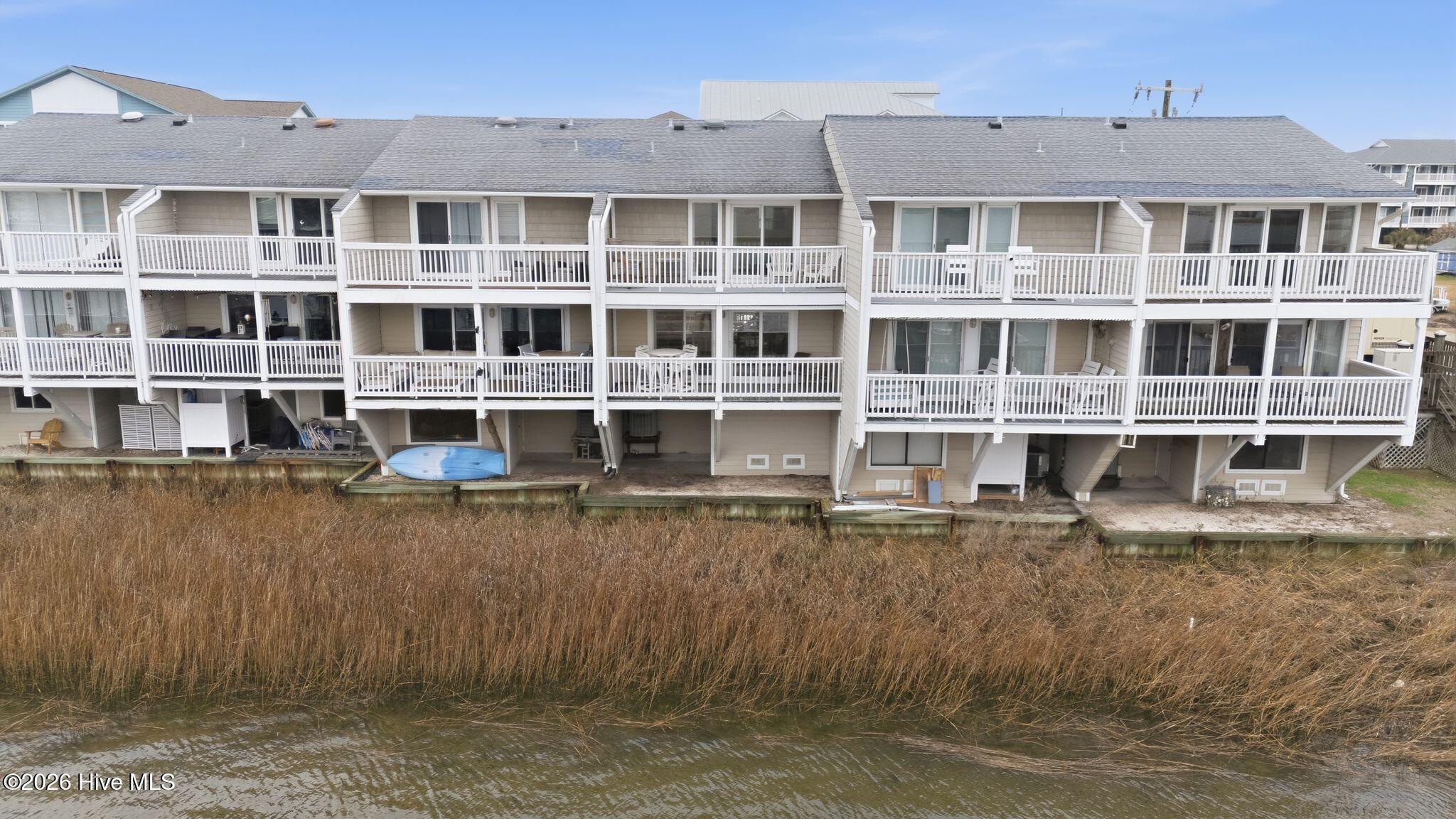 100553175 | Photo 60