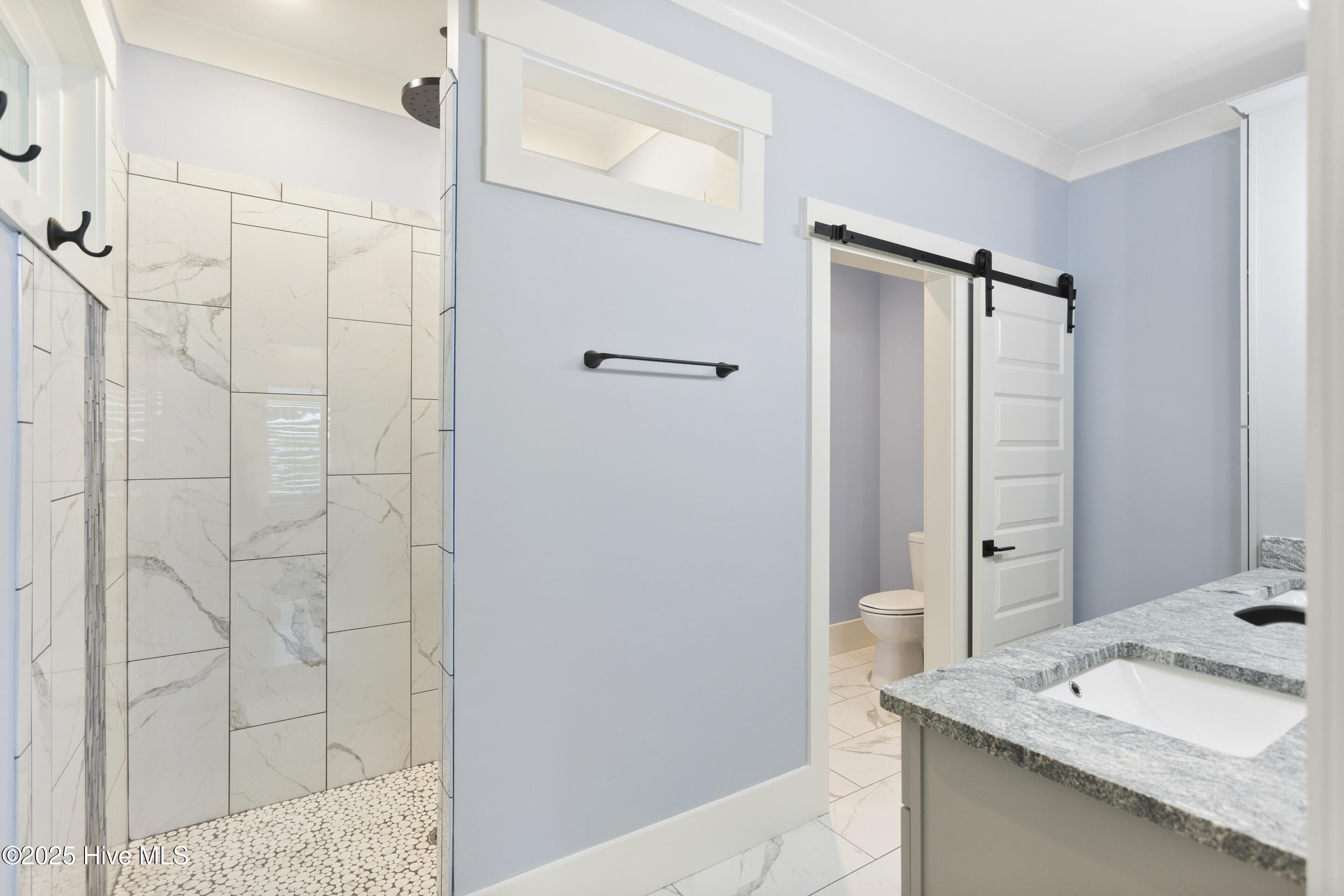 100504918 | Photo 27