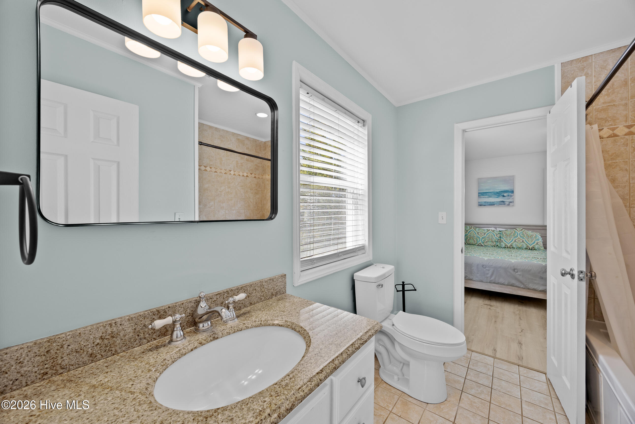 100561648 | Photo 53