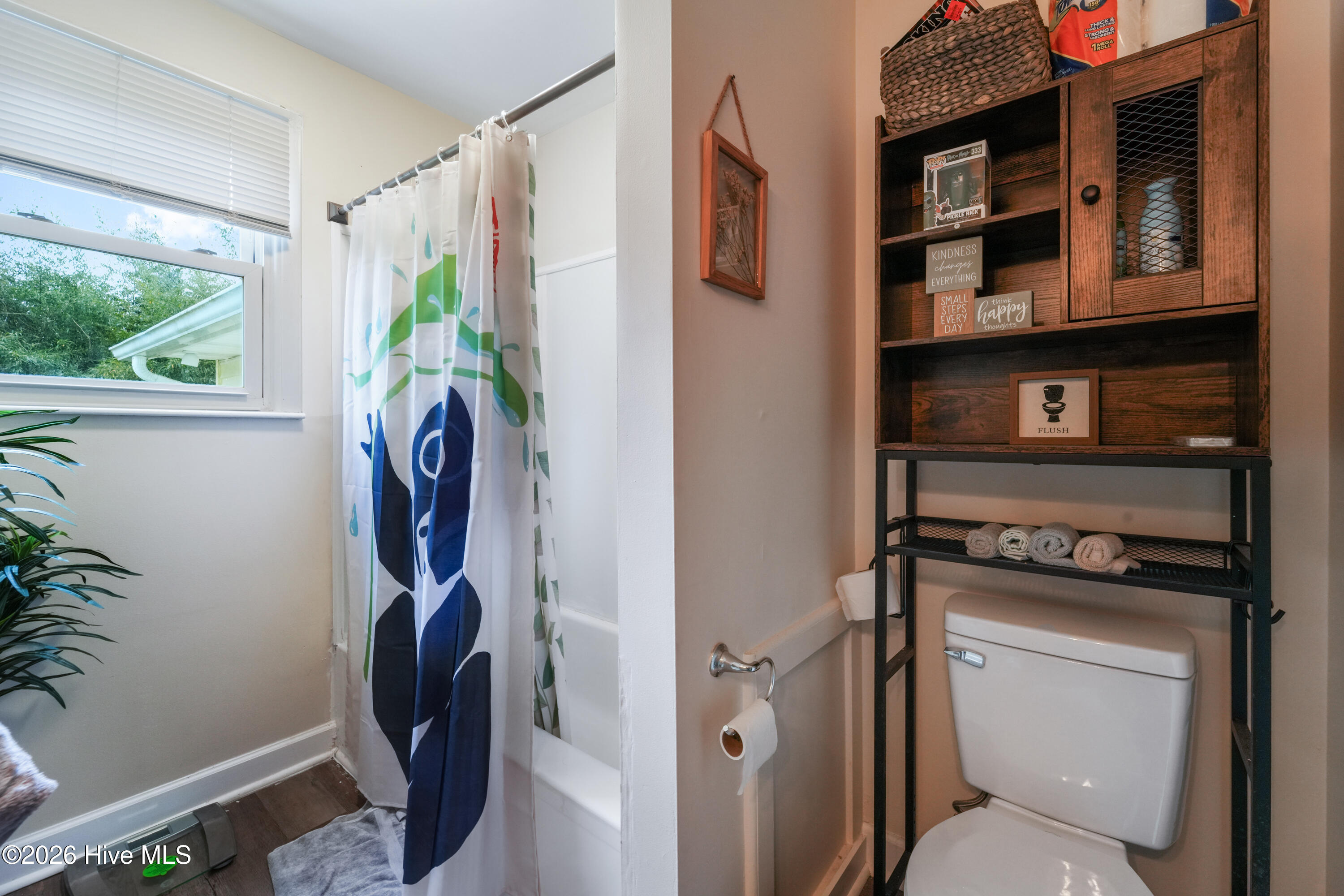 100561958 | Photo 21